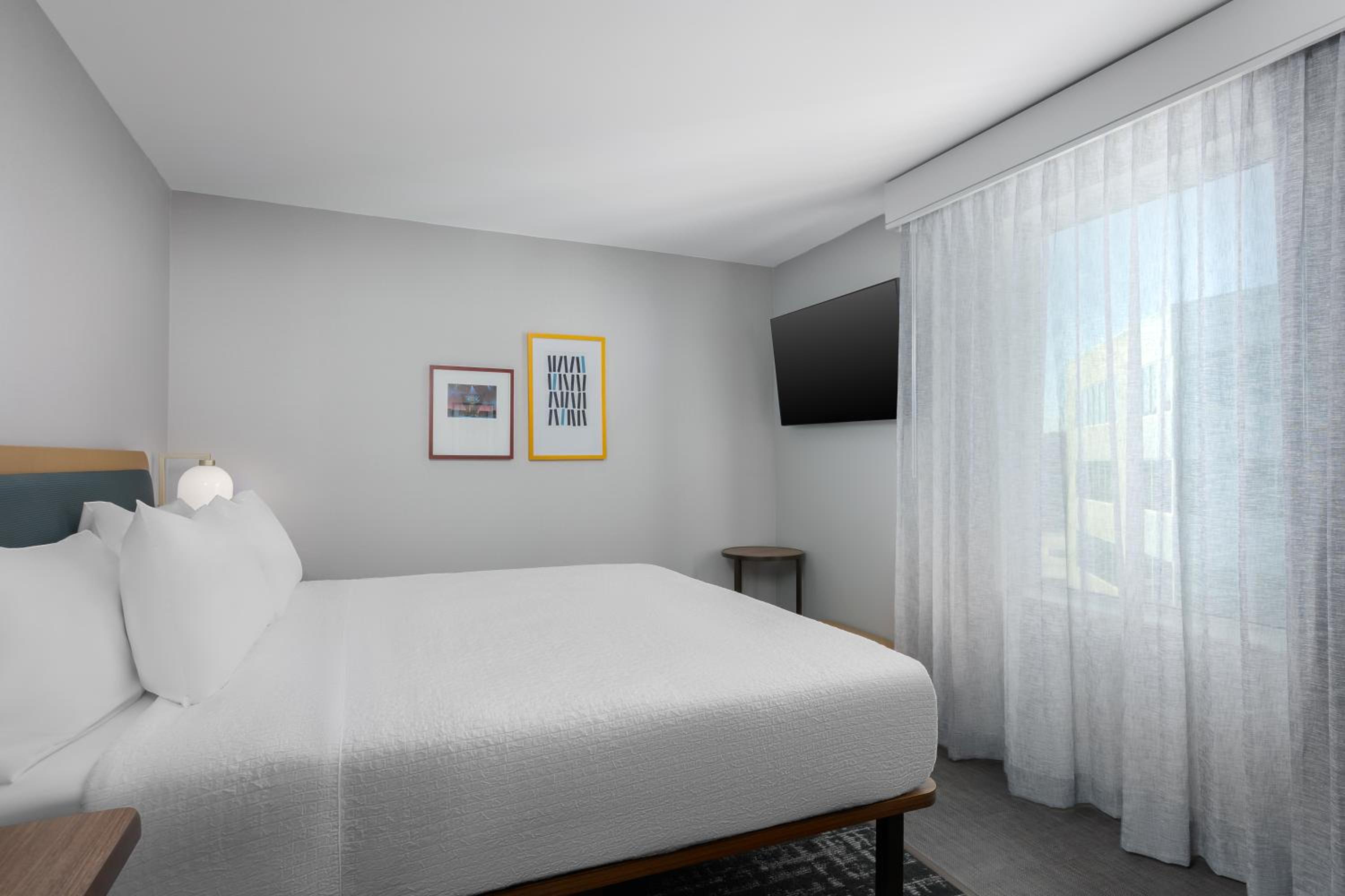 Efficiency King Suite  - Photo 11