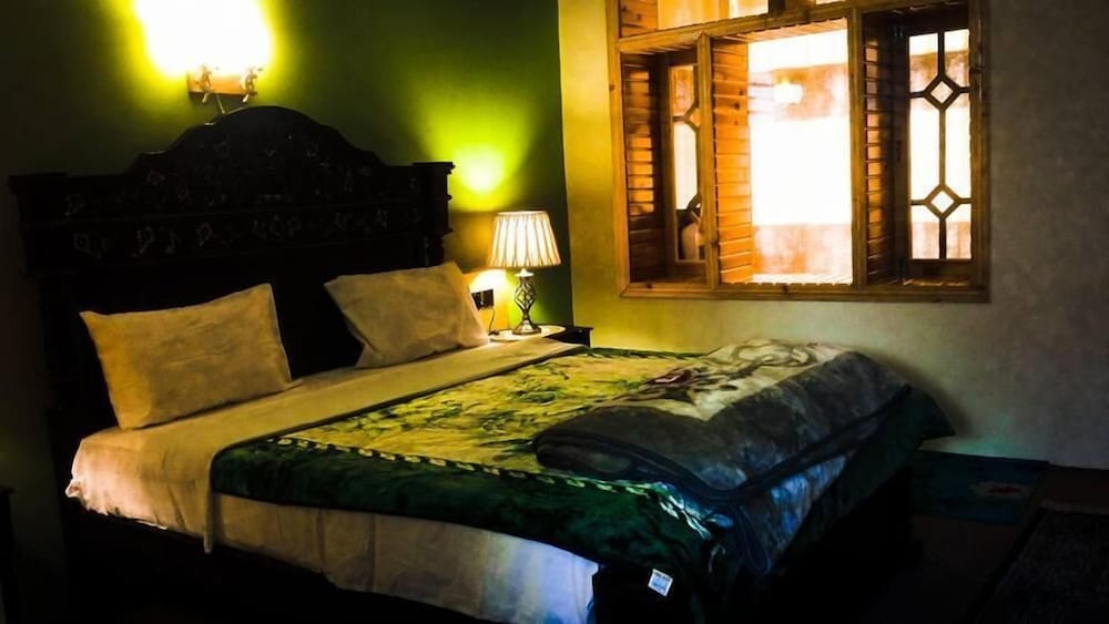 Deluxe Double or Twin Room photo 2