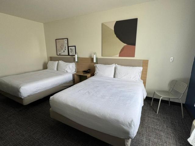 Queen Room with Two Queen Beds - Photo 1