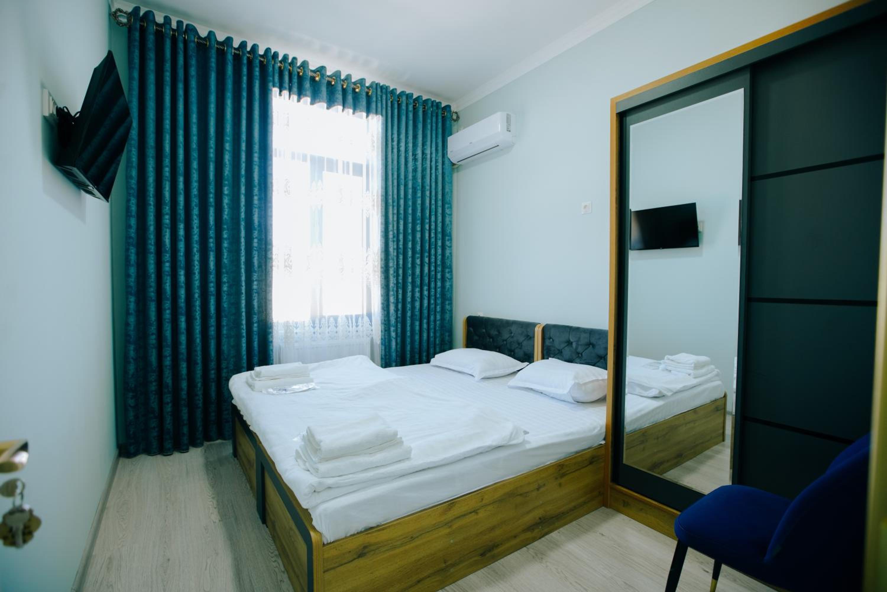 Large Double Room
