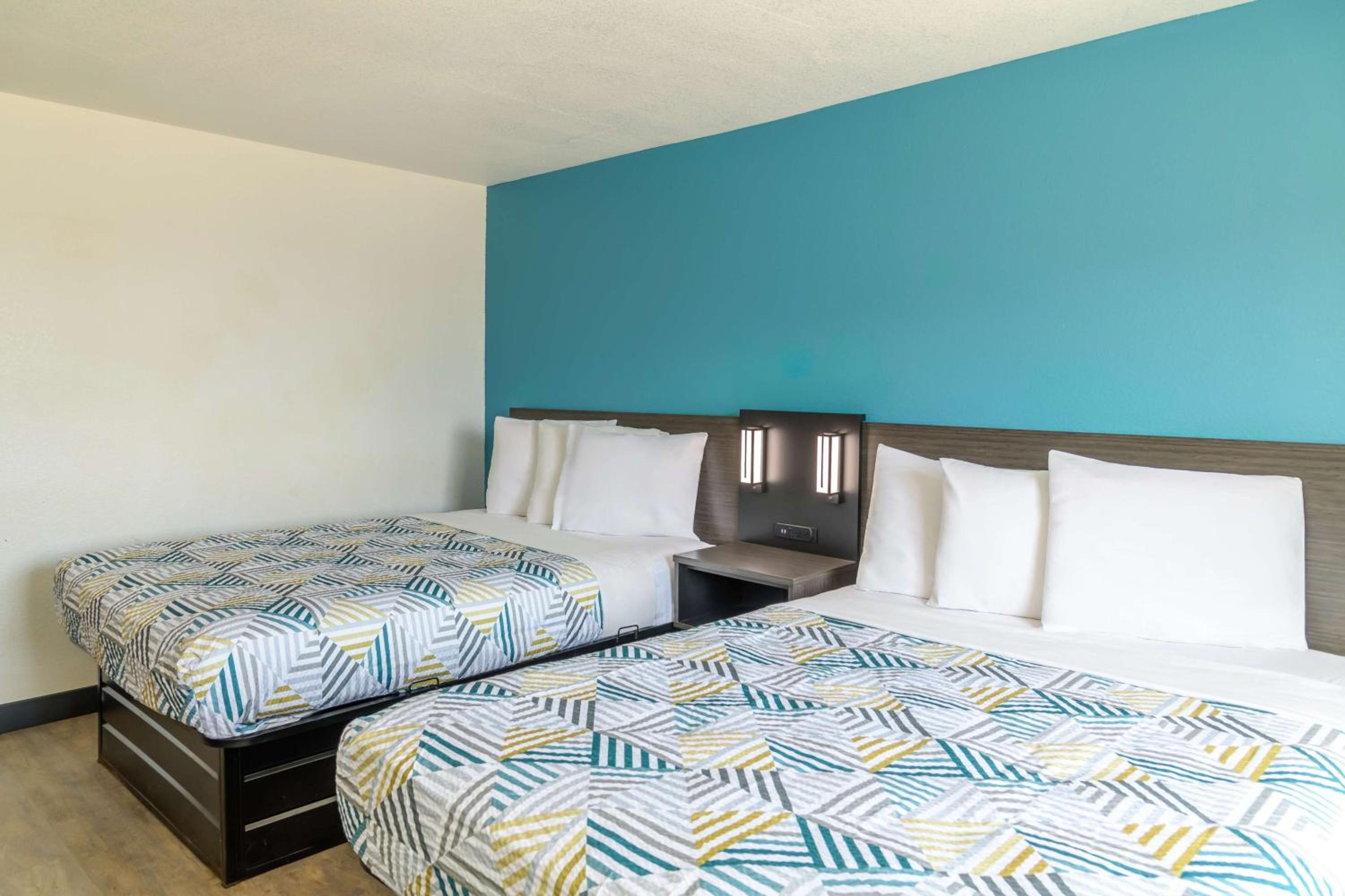 Queen Room with Two Queen Beds - Non-Smoking