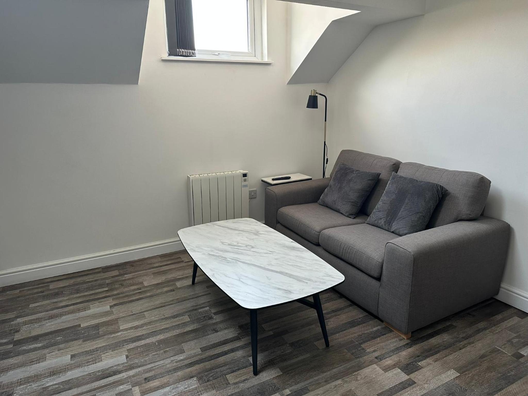 Deluxe One-Bedroom Apartment photo 1