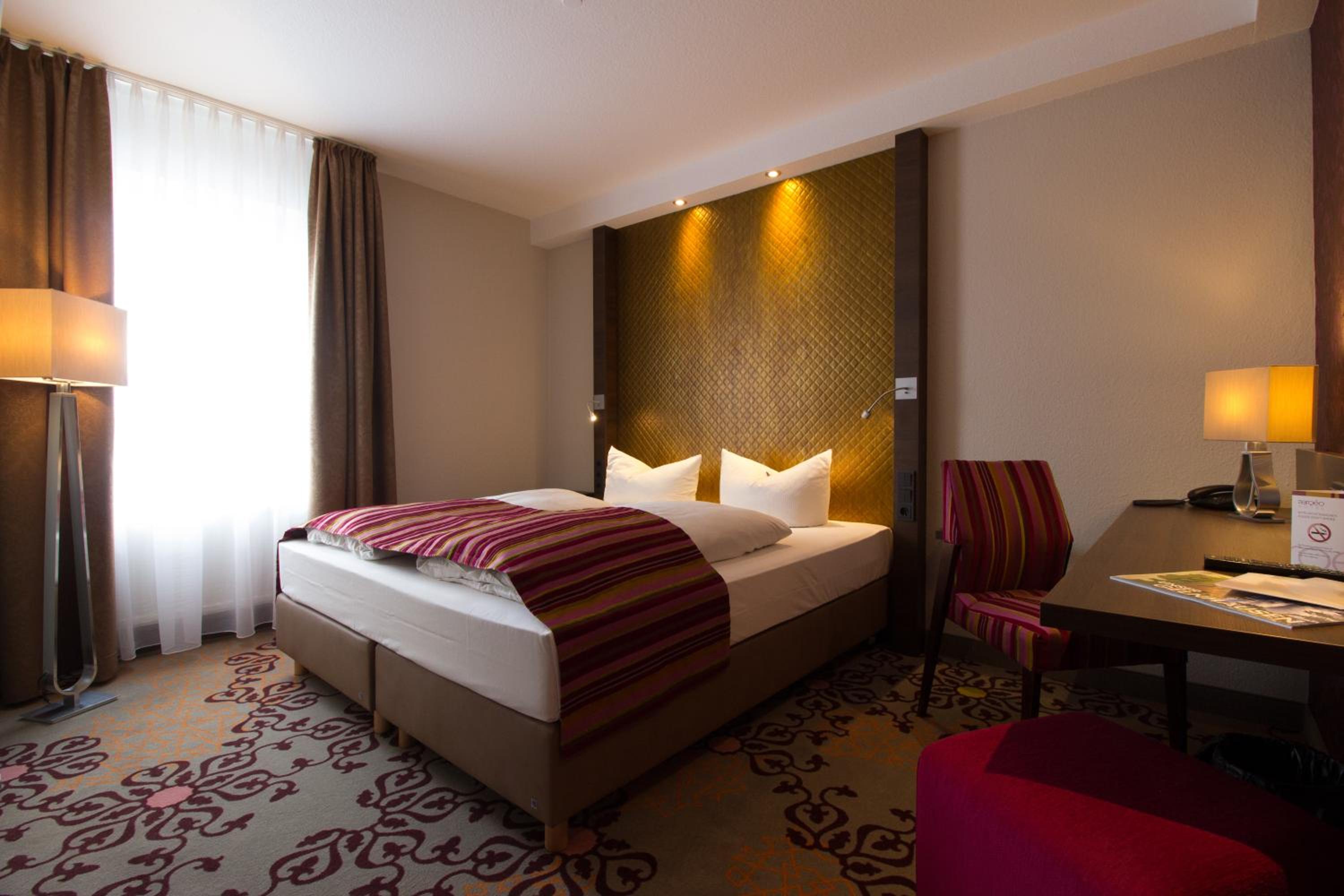 Business Double Room - Photo 1