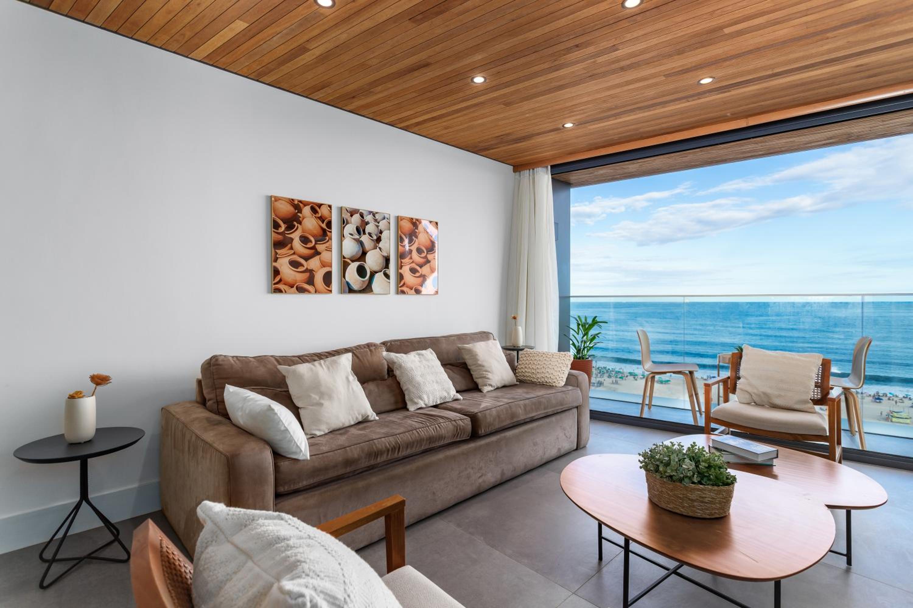 Family Room with Sea View