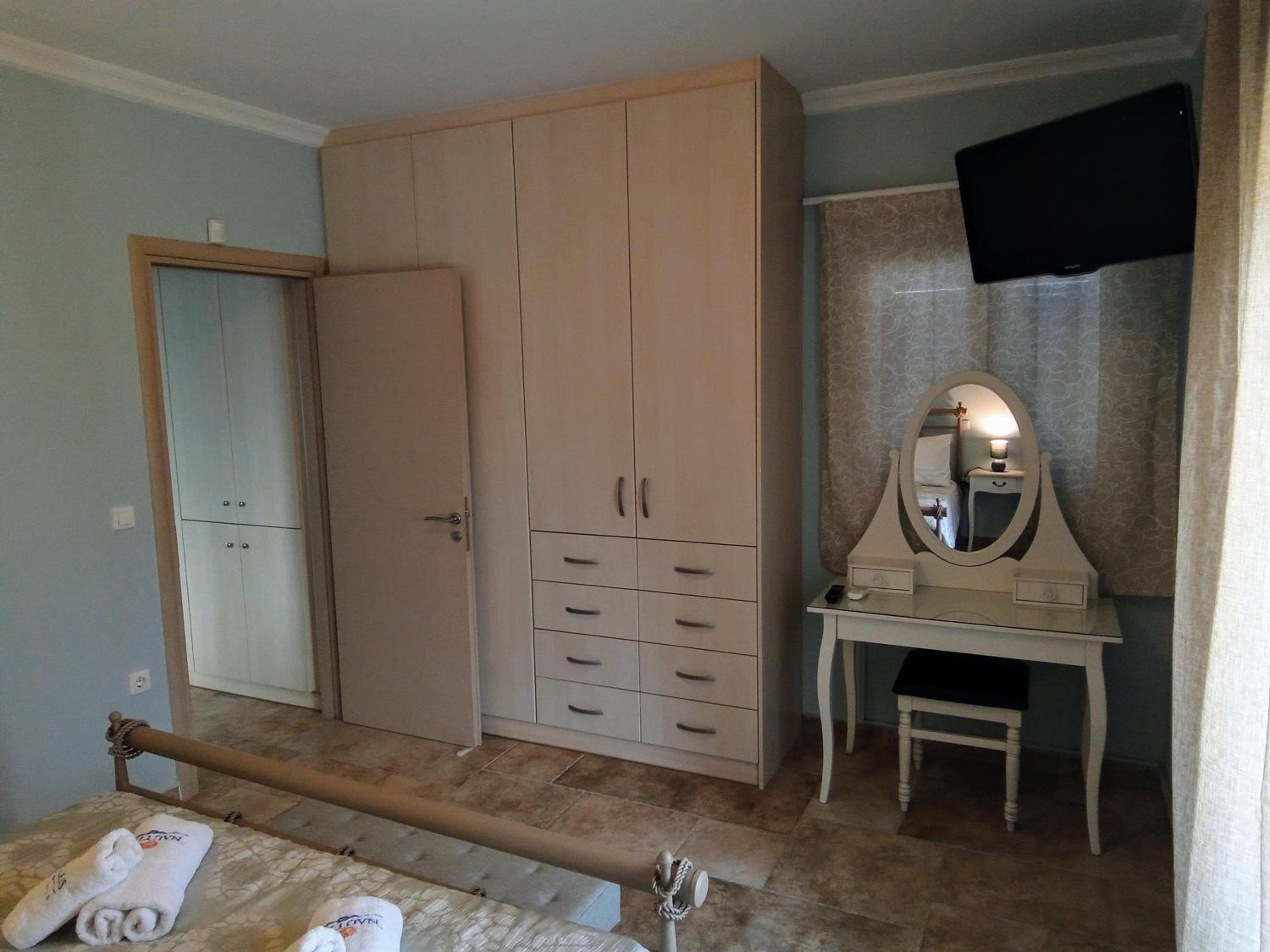 Duplex Suite - Photo 10