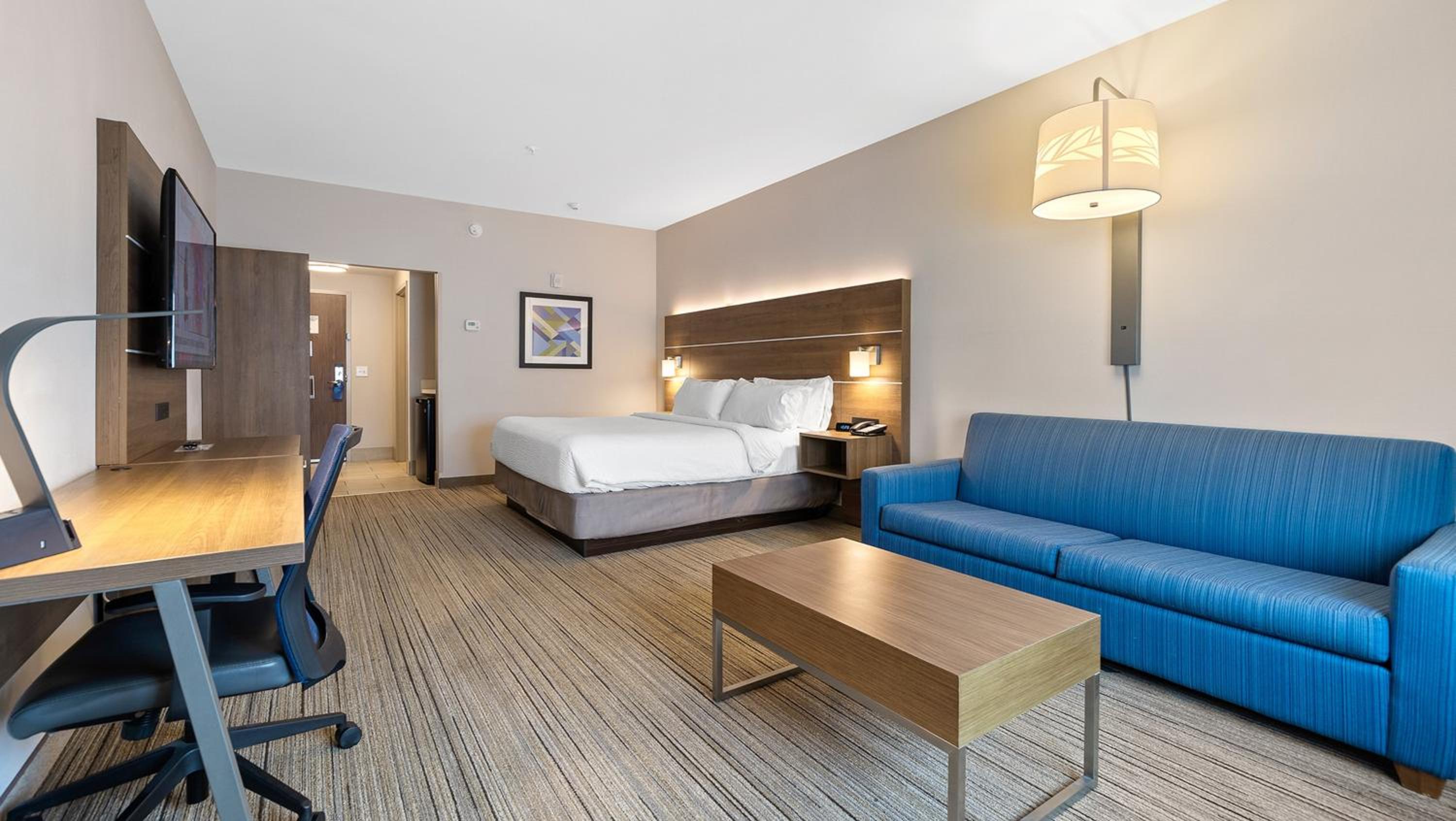 King Suite with Additional Living Area photo 3