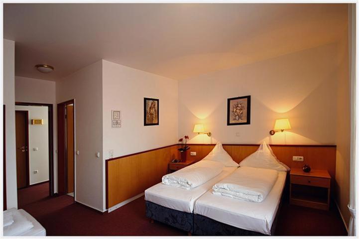 Double Room - Photo 3
