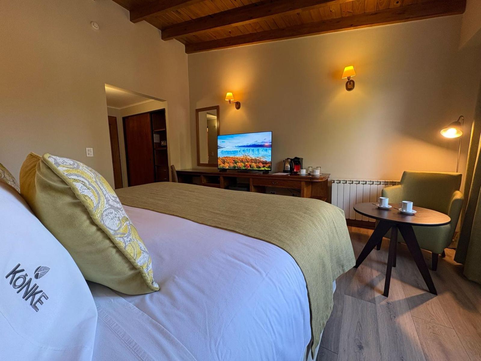 Superior Deluxe Double or Twin Room  photo 3