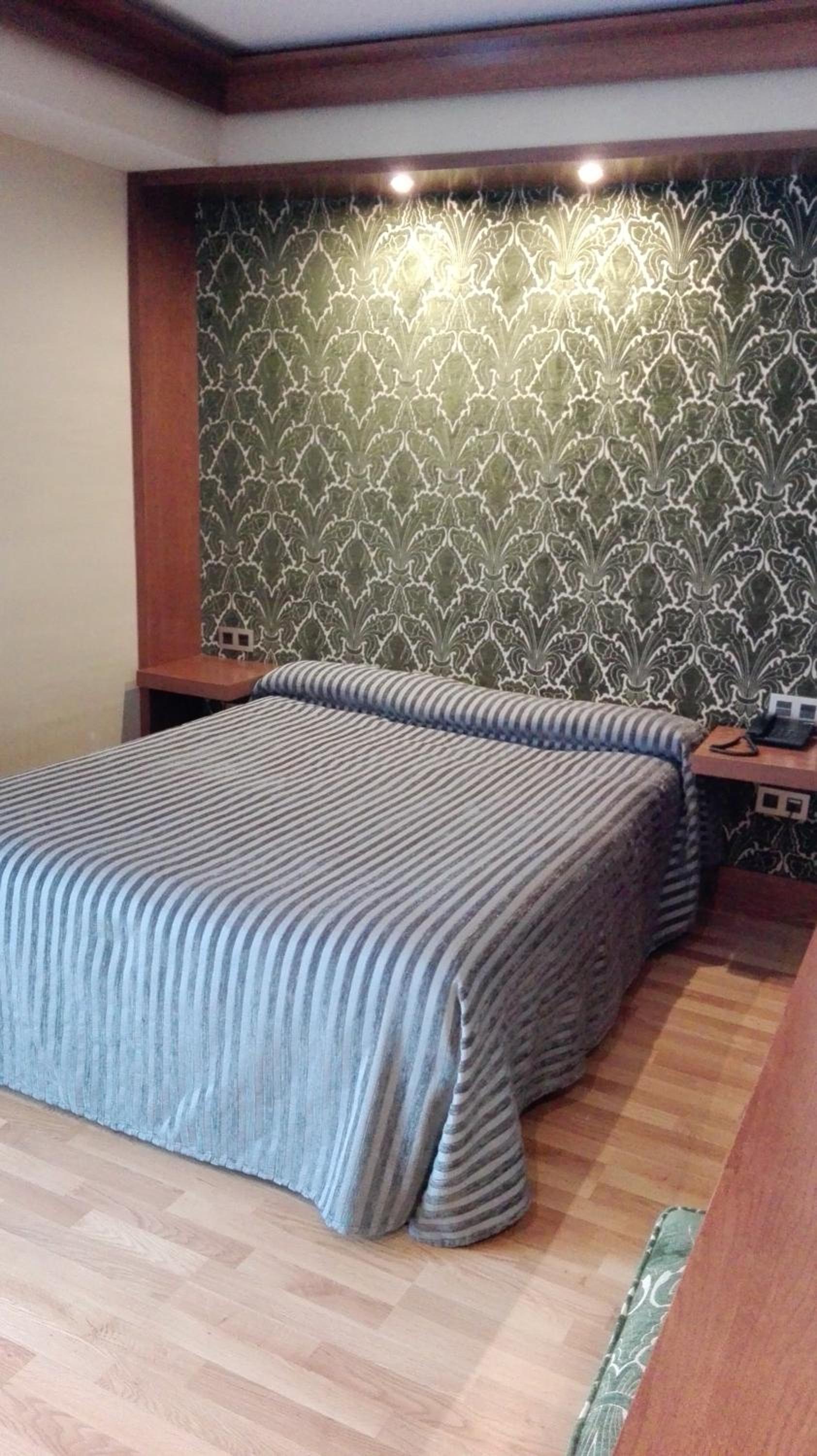 Double Room - Photo 17