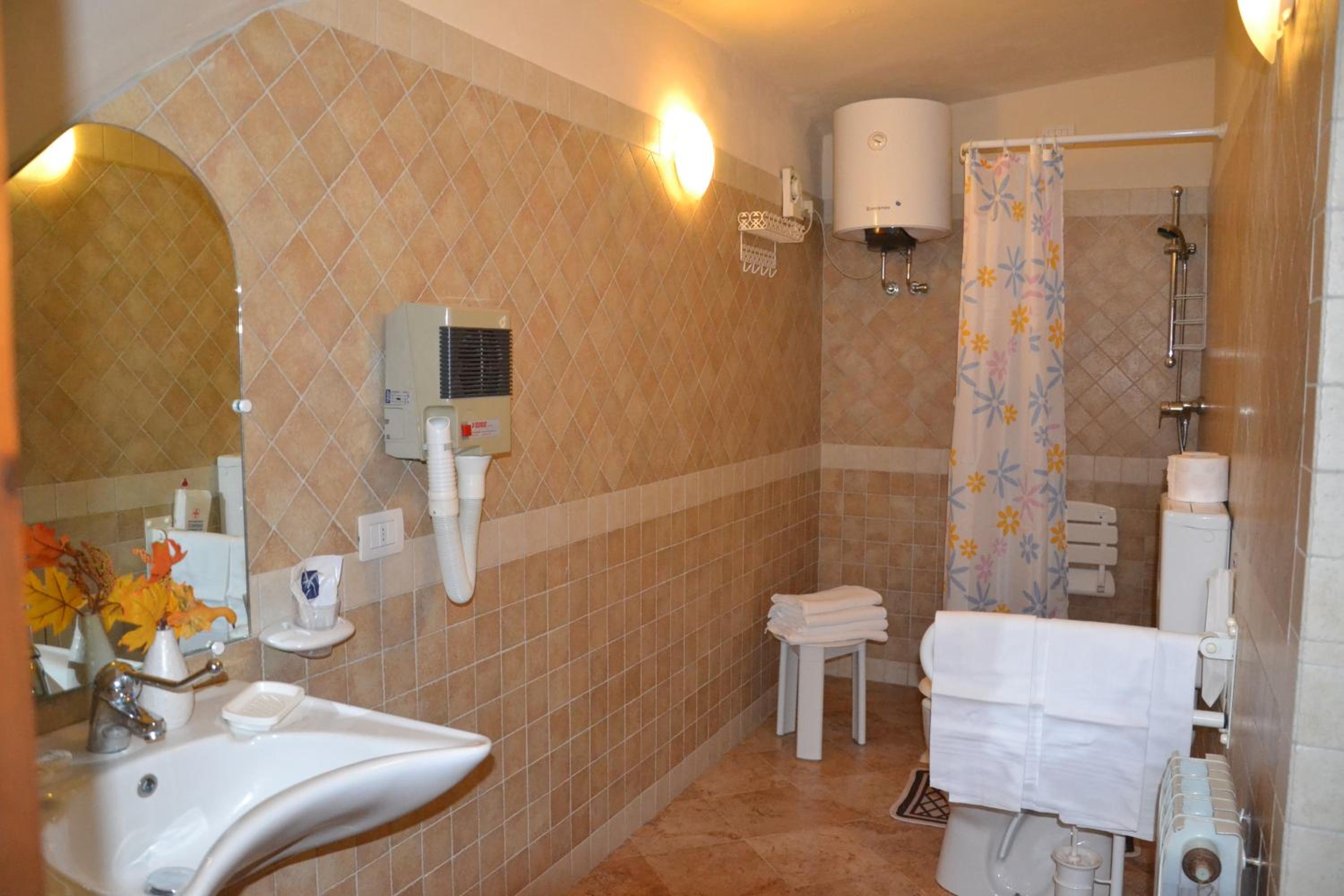 Apartment - Ground Floor photo 2