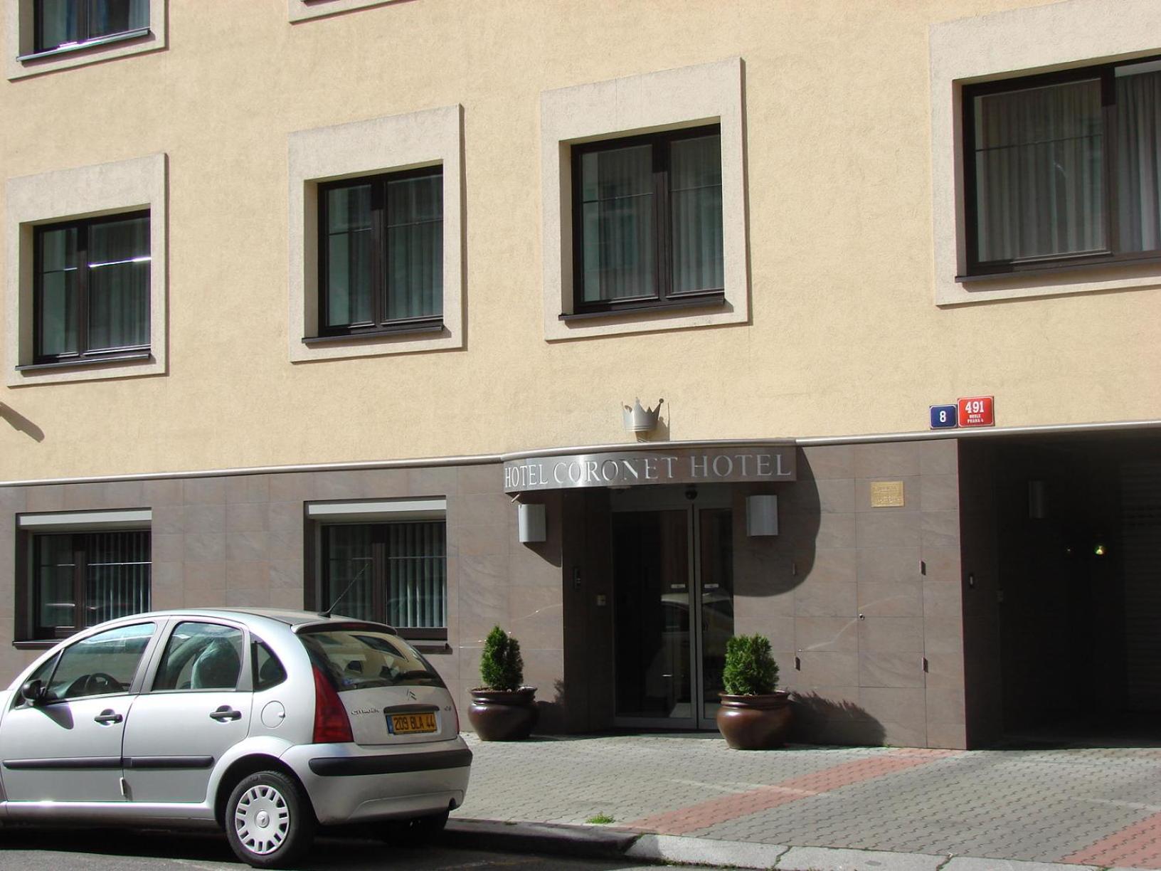 Double or Twin Room with Parking thumbnail 5