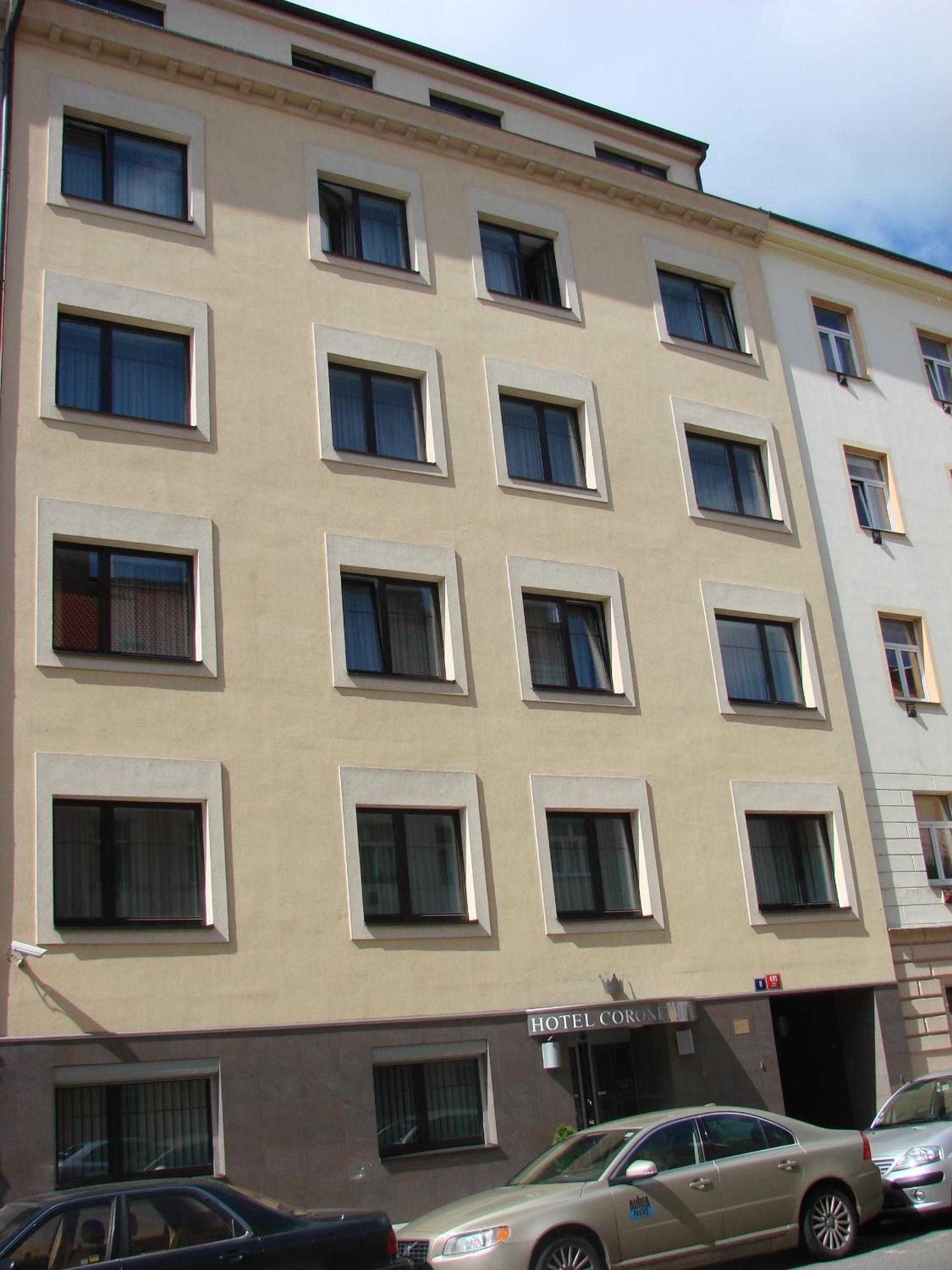 Double or Twin Room with Parking thumbnail 6