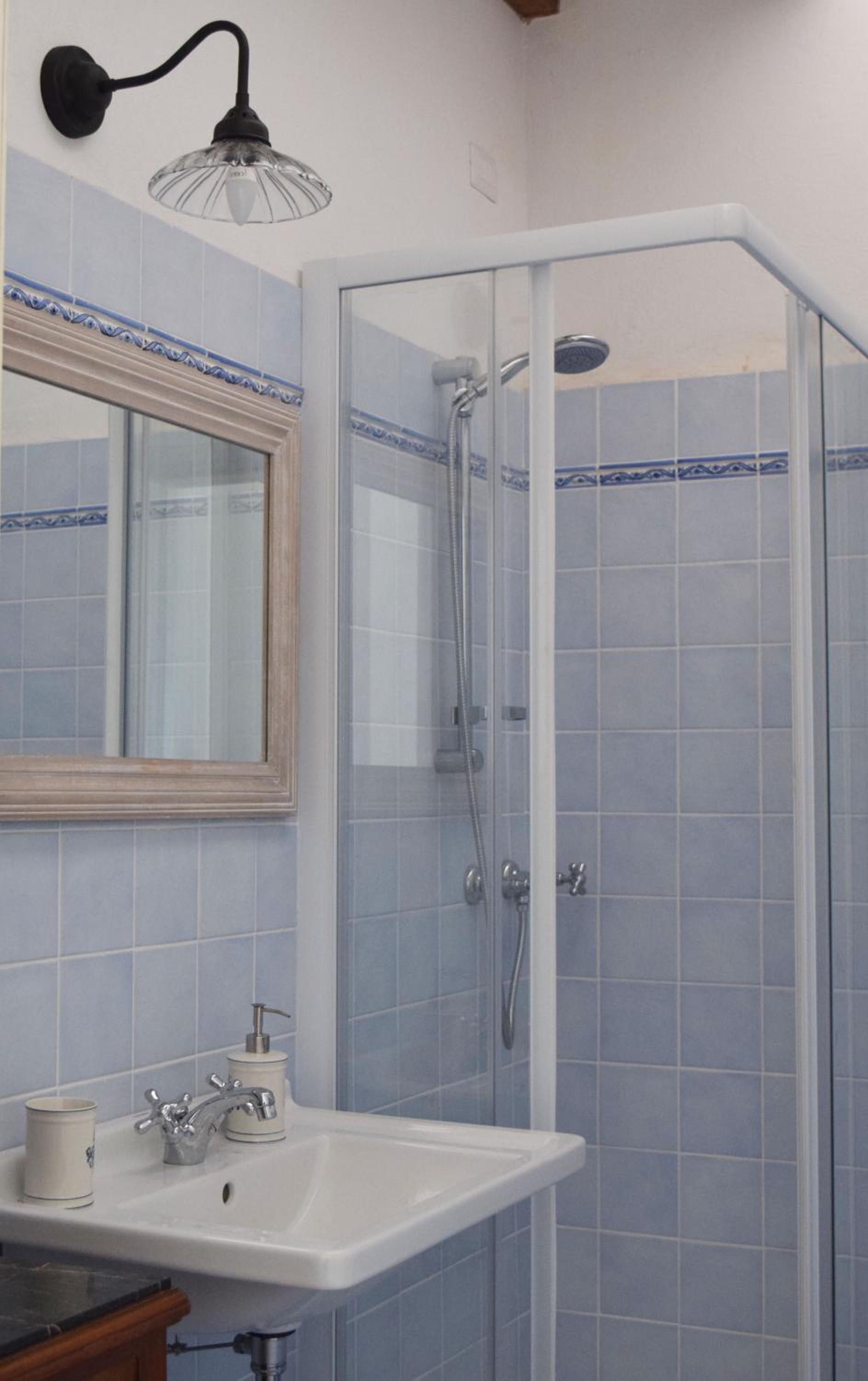 Triple Room - Photo 13