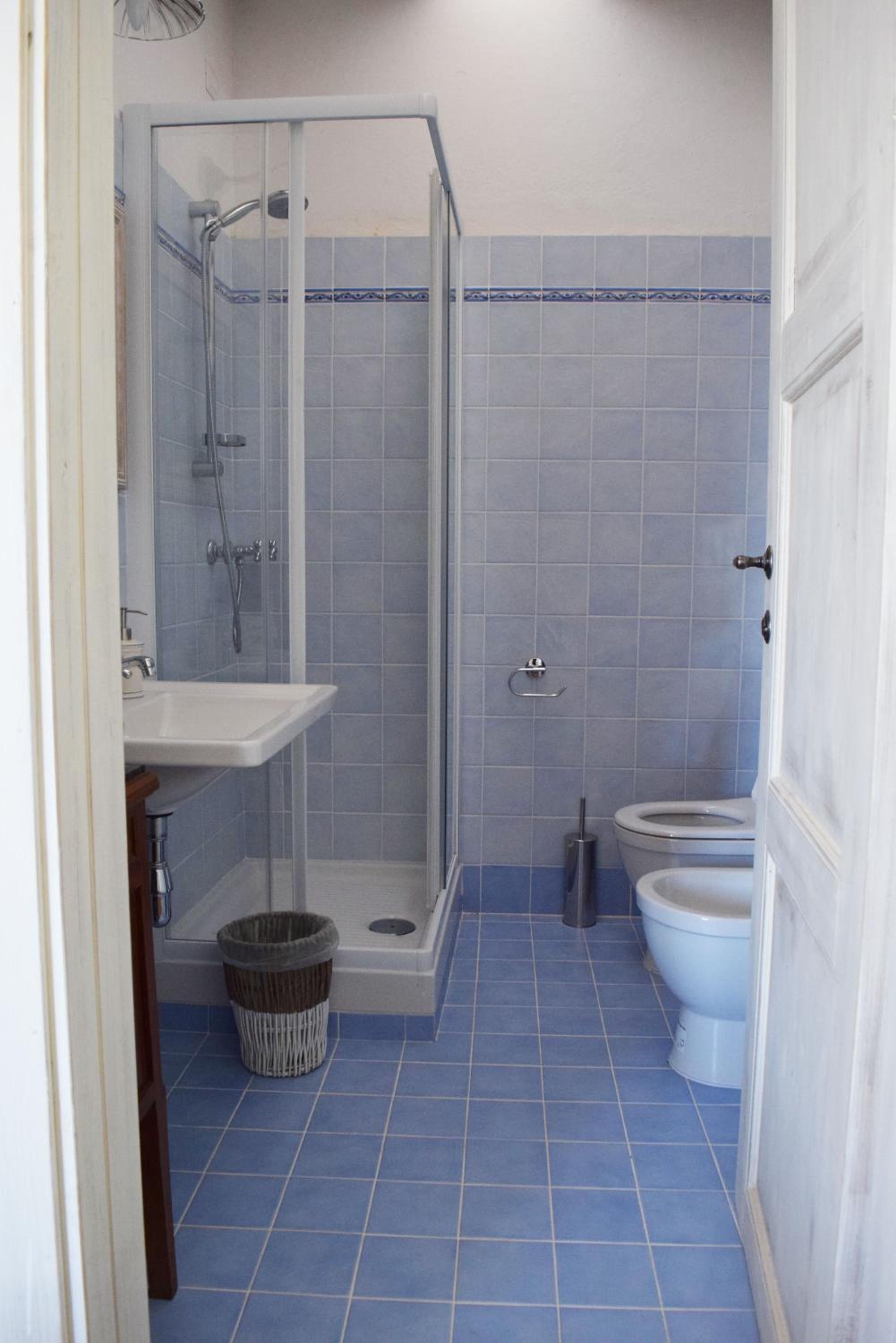 Triple Room - Photo 12