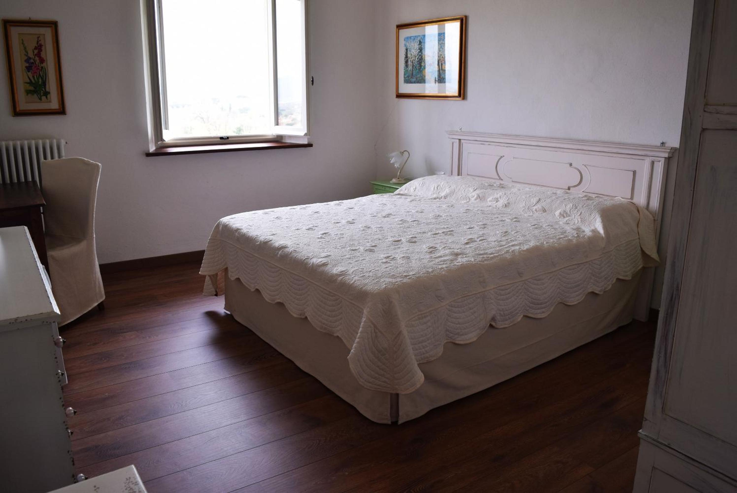Double Room with Private Bathroom - Photo 6