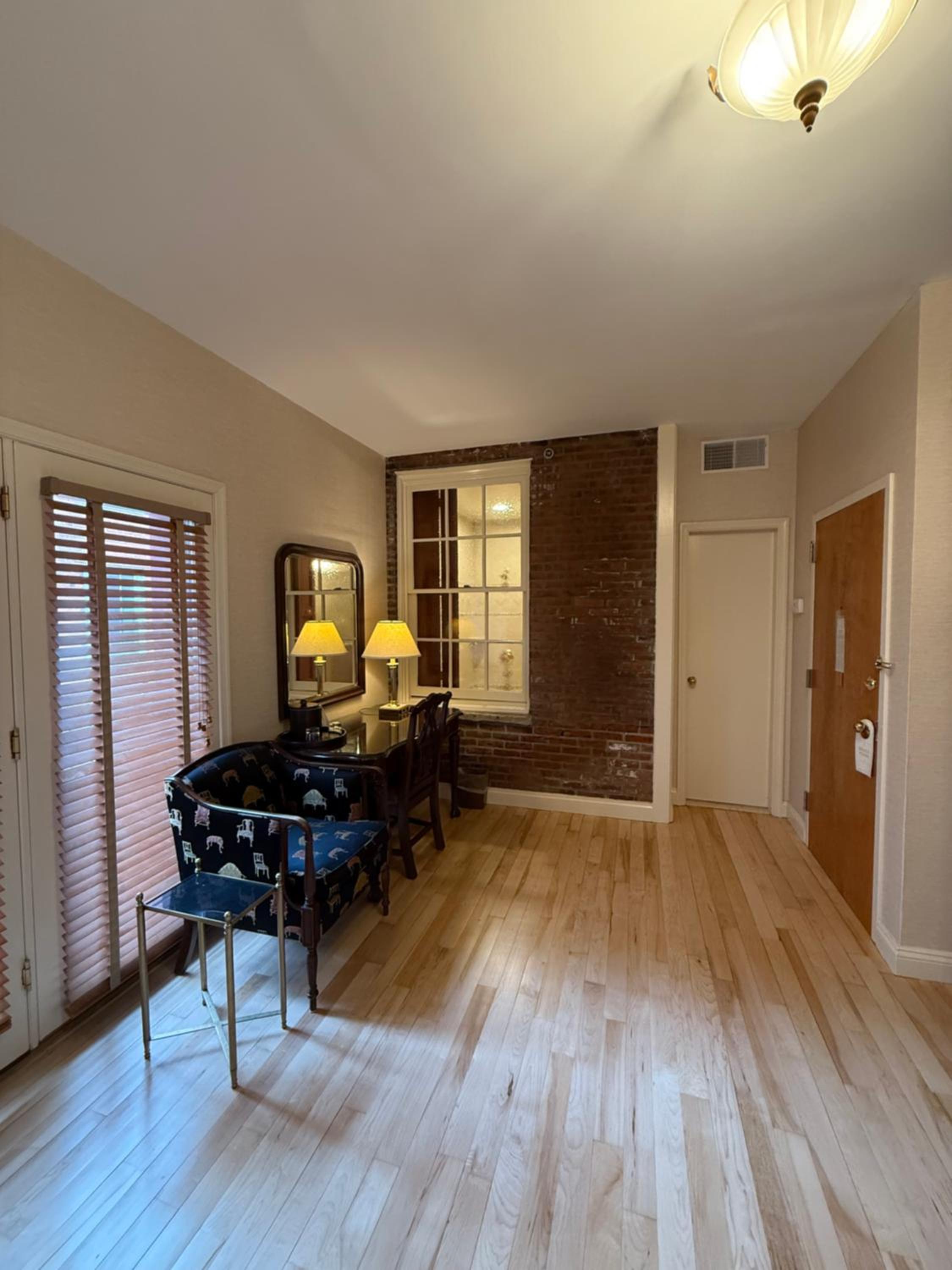 Deluxe Queen Room - Photo 2
