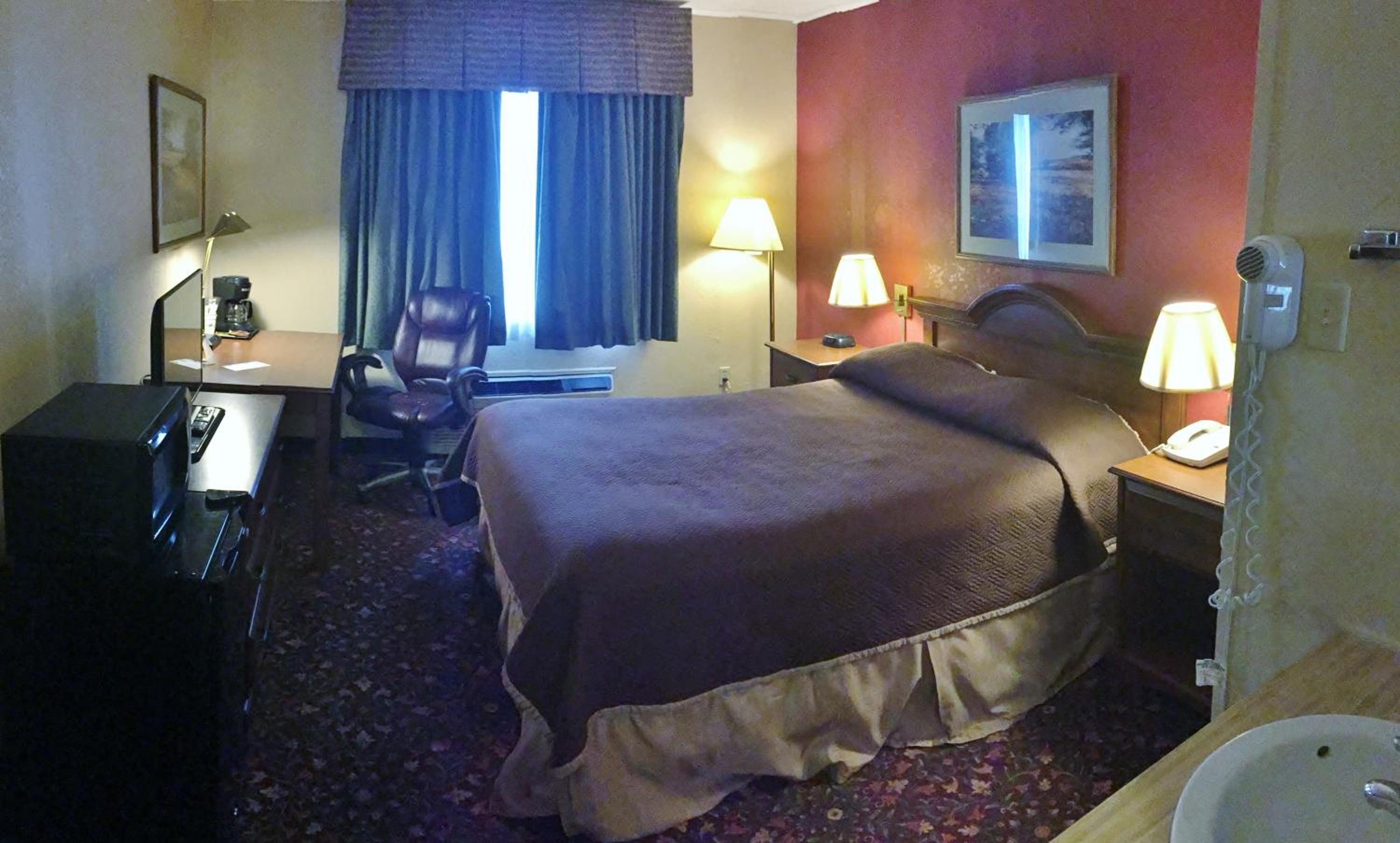 Deluxe Queen Room - Non-Smoking - Photo 4