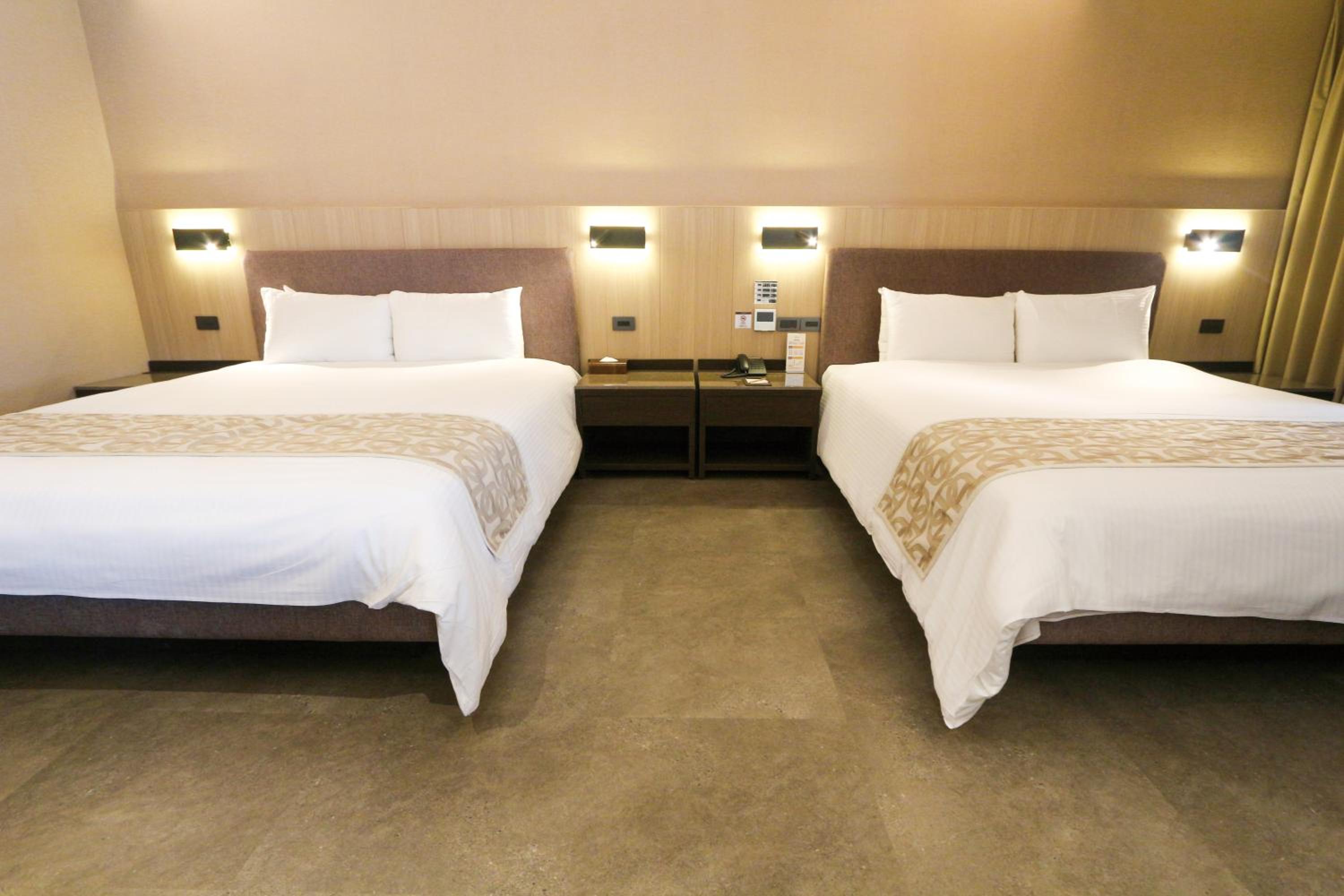 Quadruple Room with Mountain View photo 2