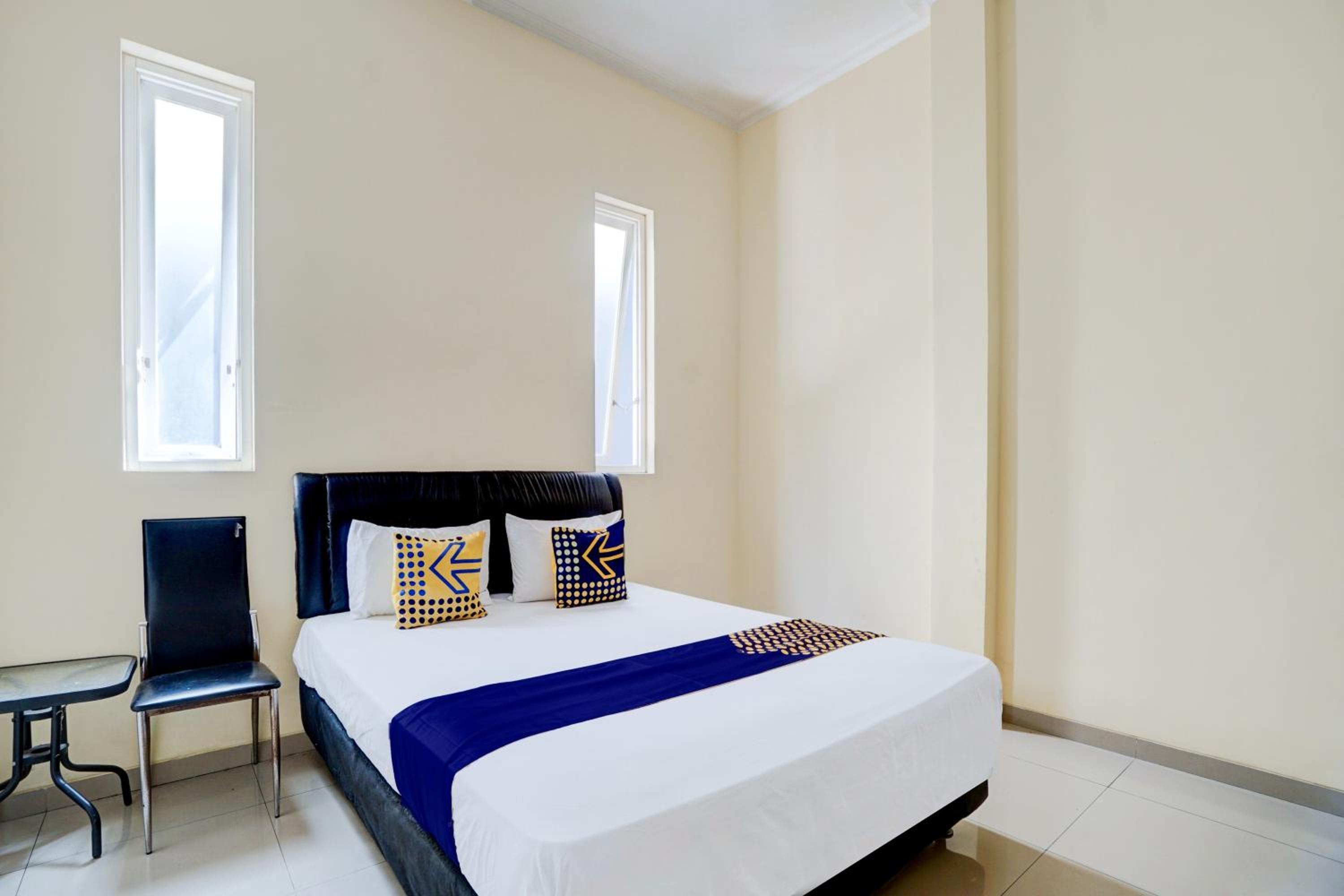 Economy Double Room photo 3