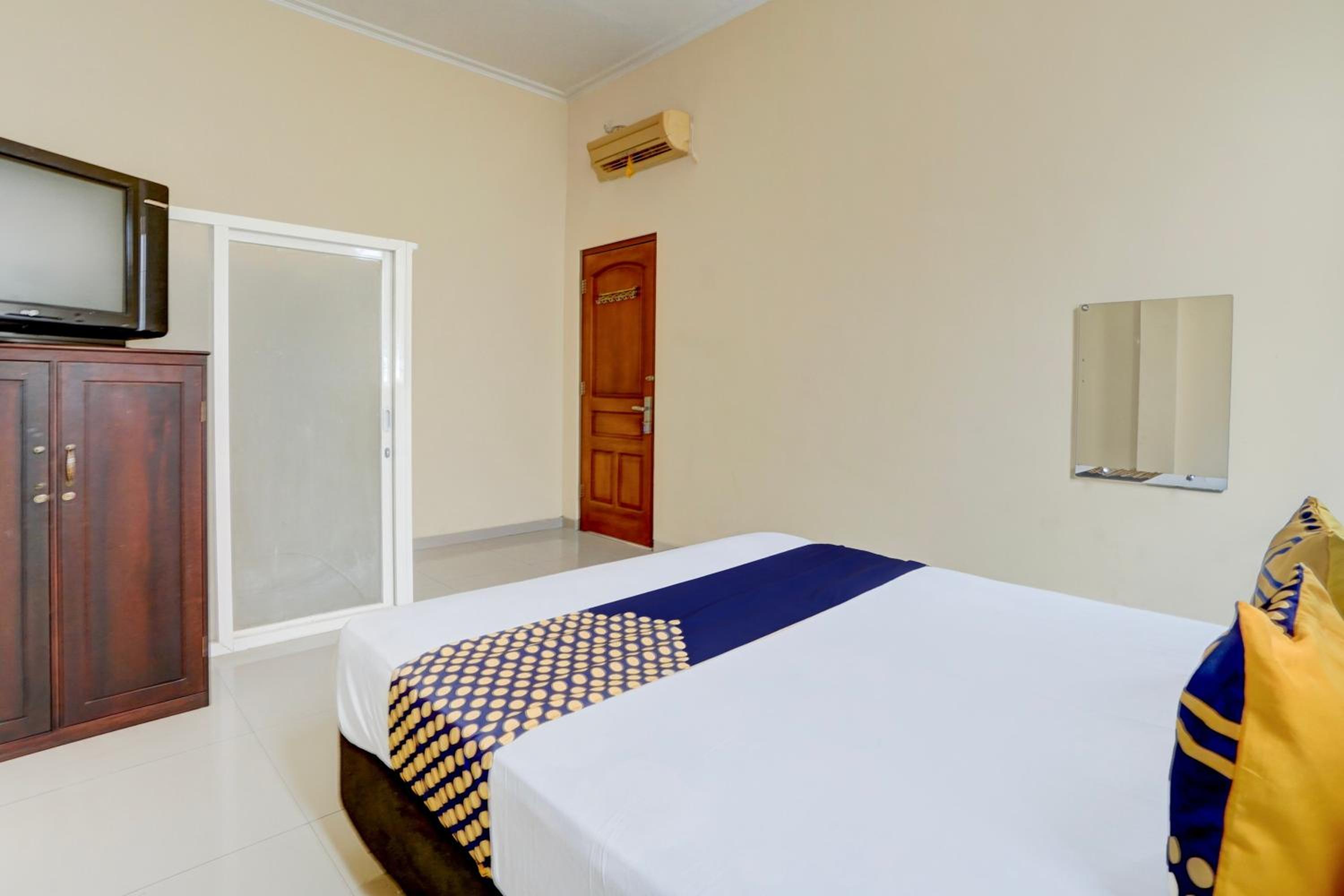 Economy Double Room photo 2
