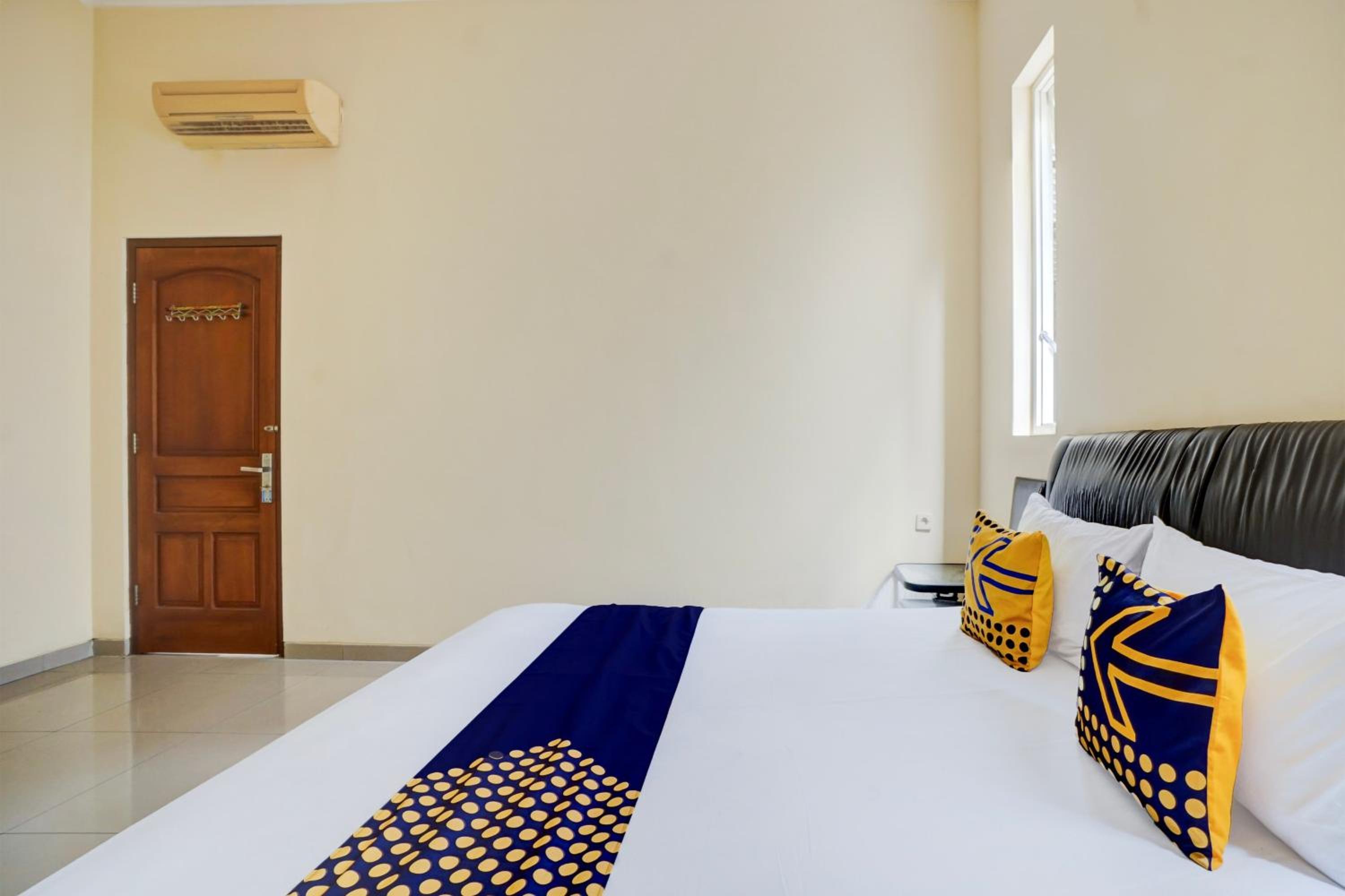 Economy Double Room photo 1