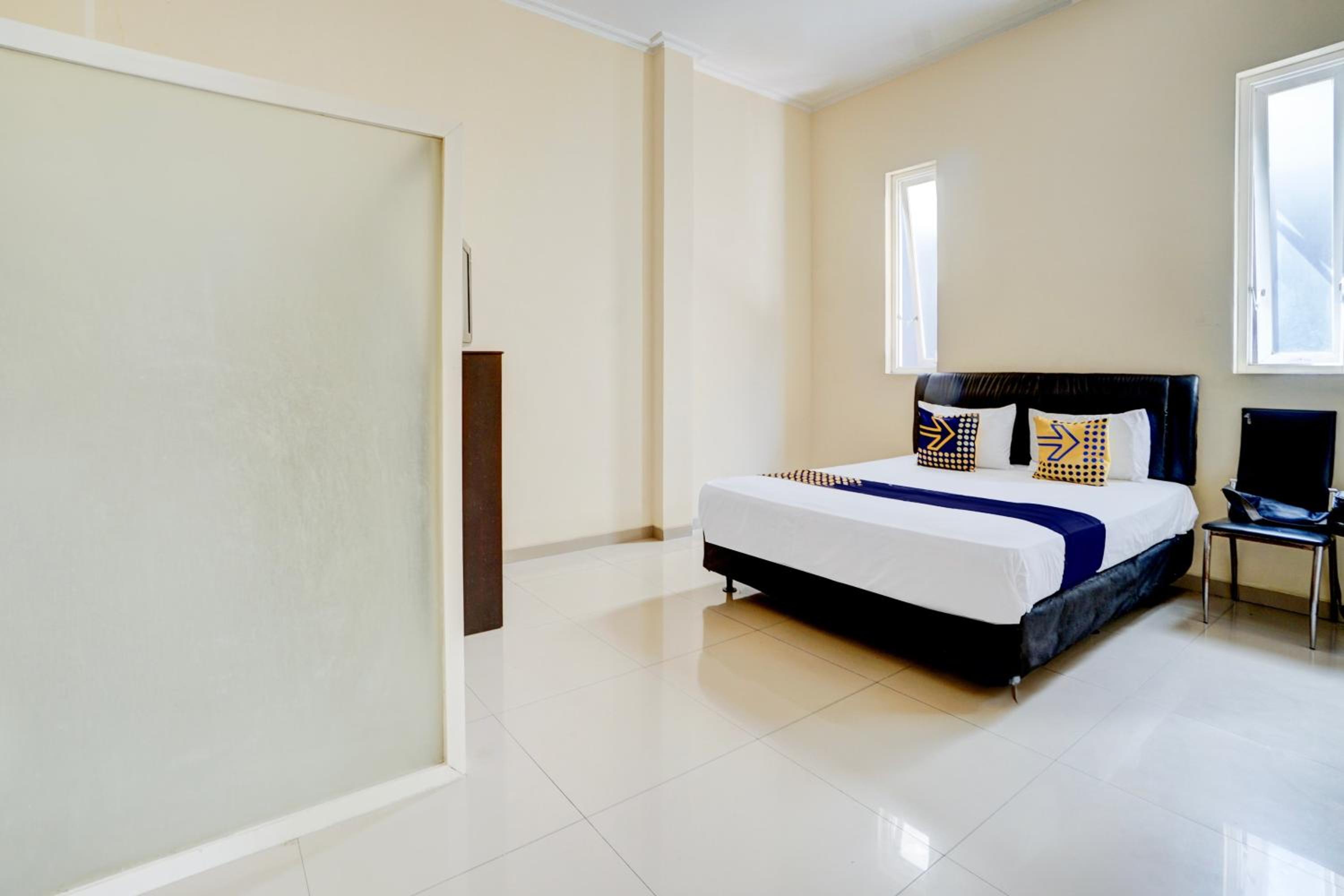 Economy Double Room photo 2