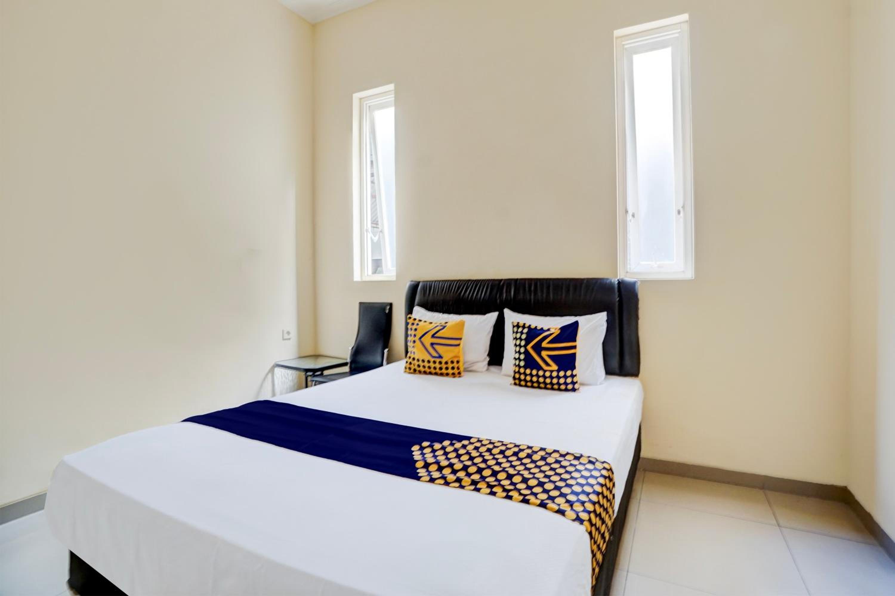 Economy Double Room photo 3