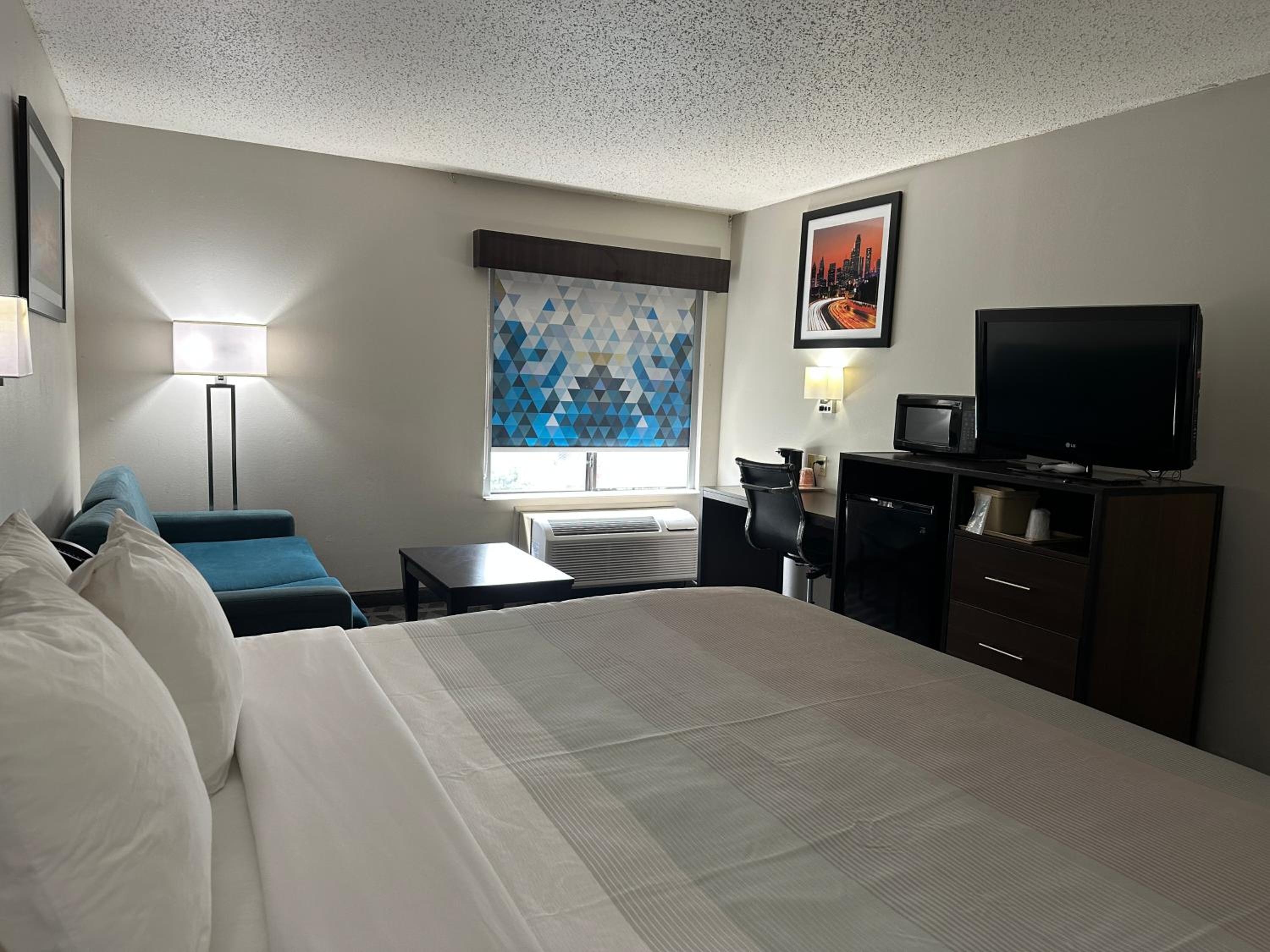 King Room - Accessible/Non-Smoking - Photo 2