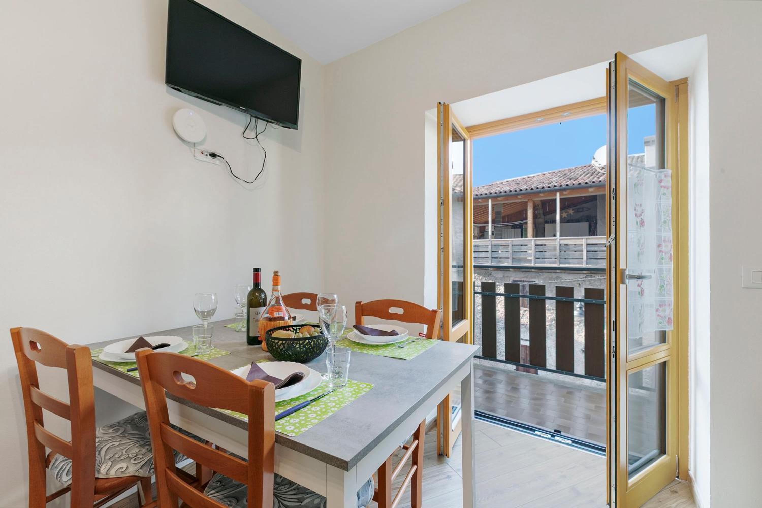 One-Bedroom Apartment with Balcony photo 3