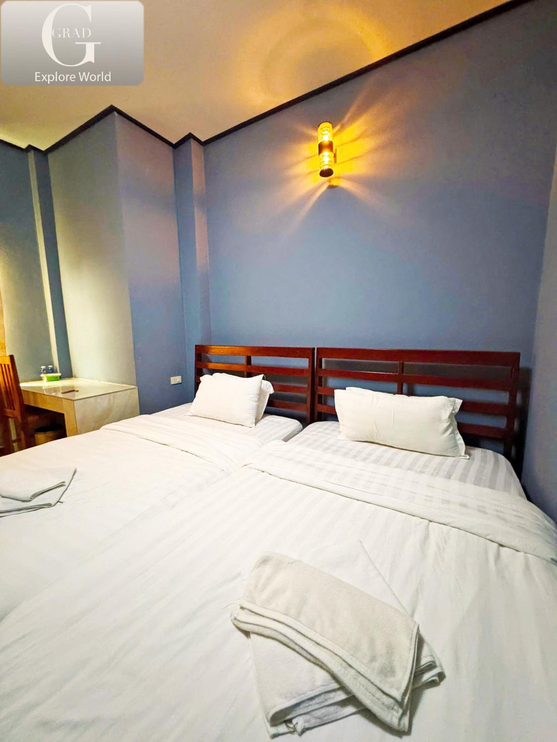Deluxe Double or Twin Room - Photo 15