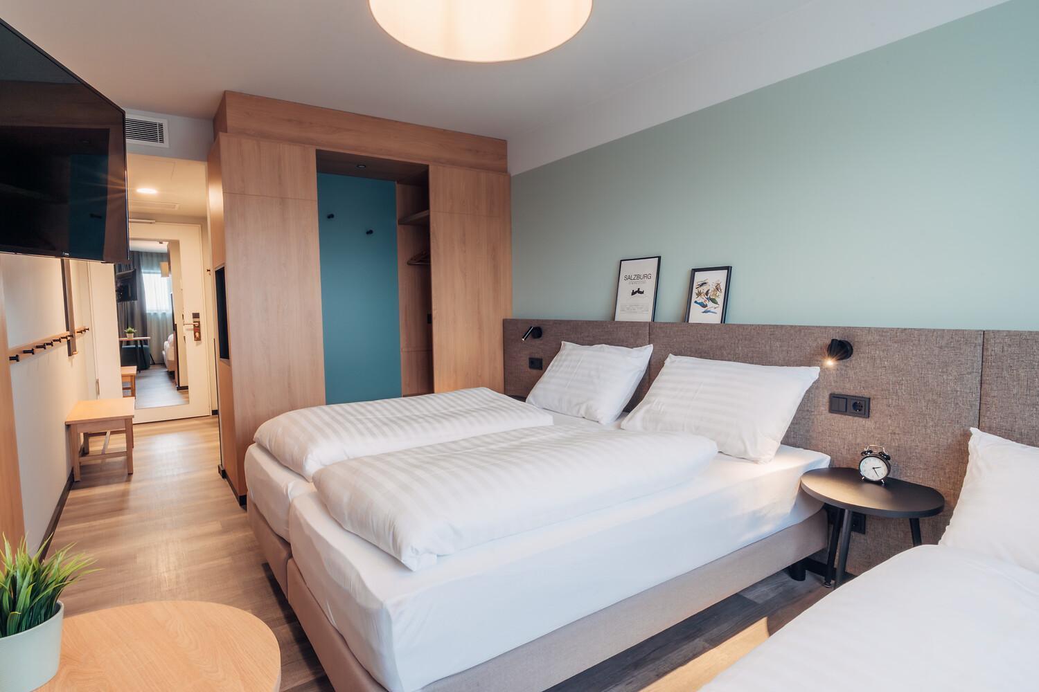 Double Room with Extra Bed photo 3