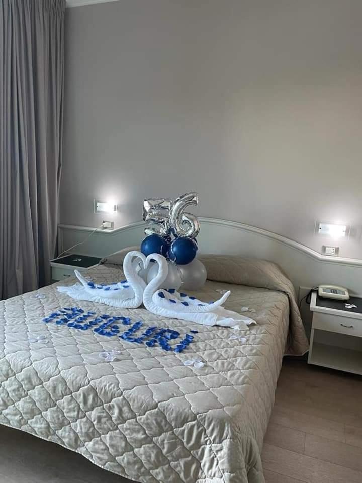 Deluxe Double Room with Balcony and Sea View