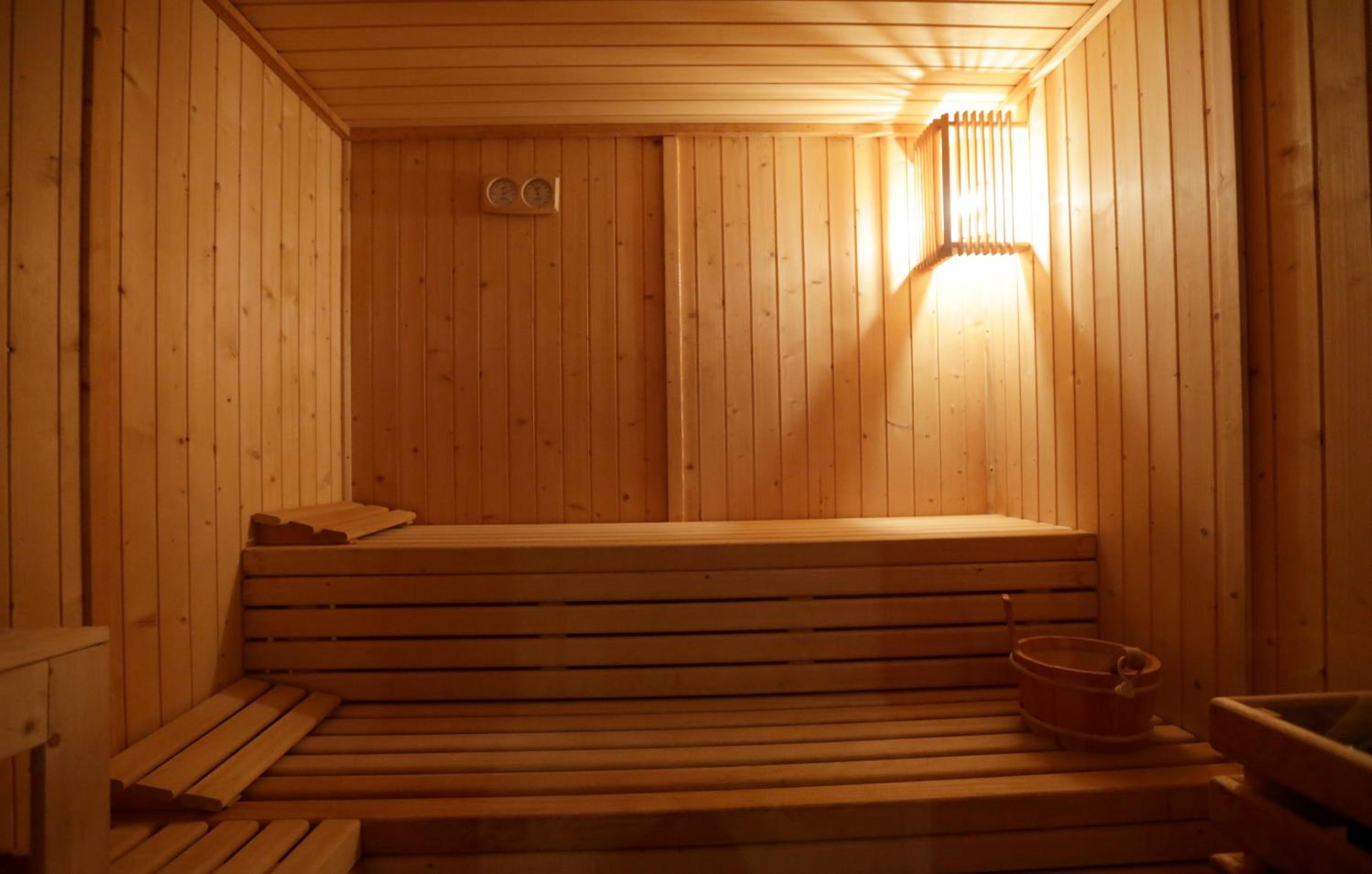 Double or Twin Room with Spa Access - Photo 6