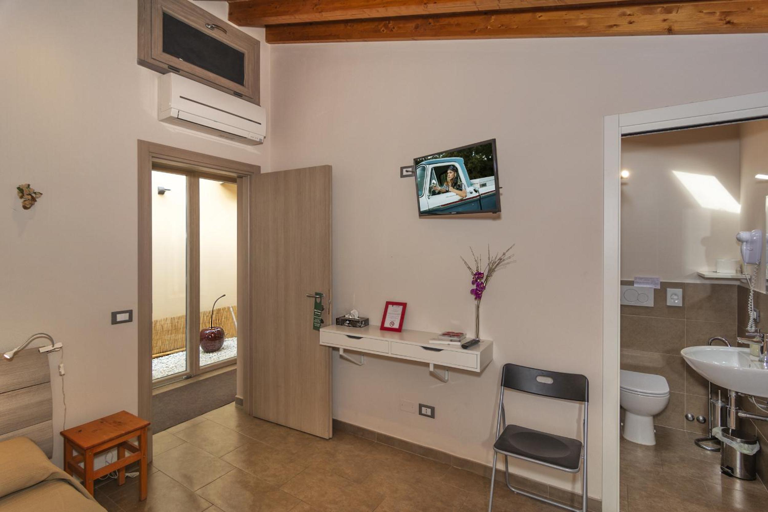 Single Room with Private Bathroom