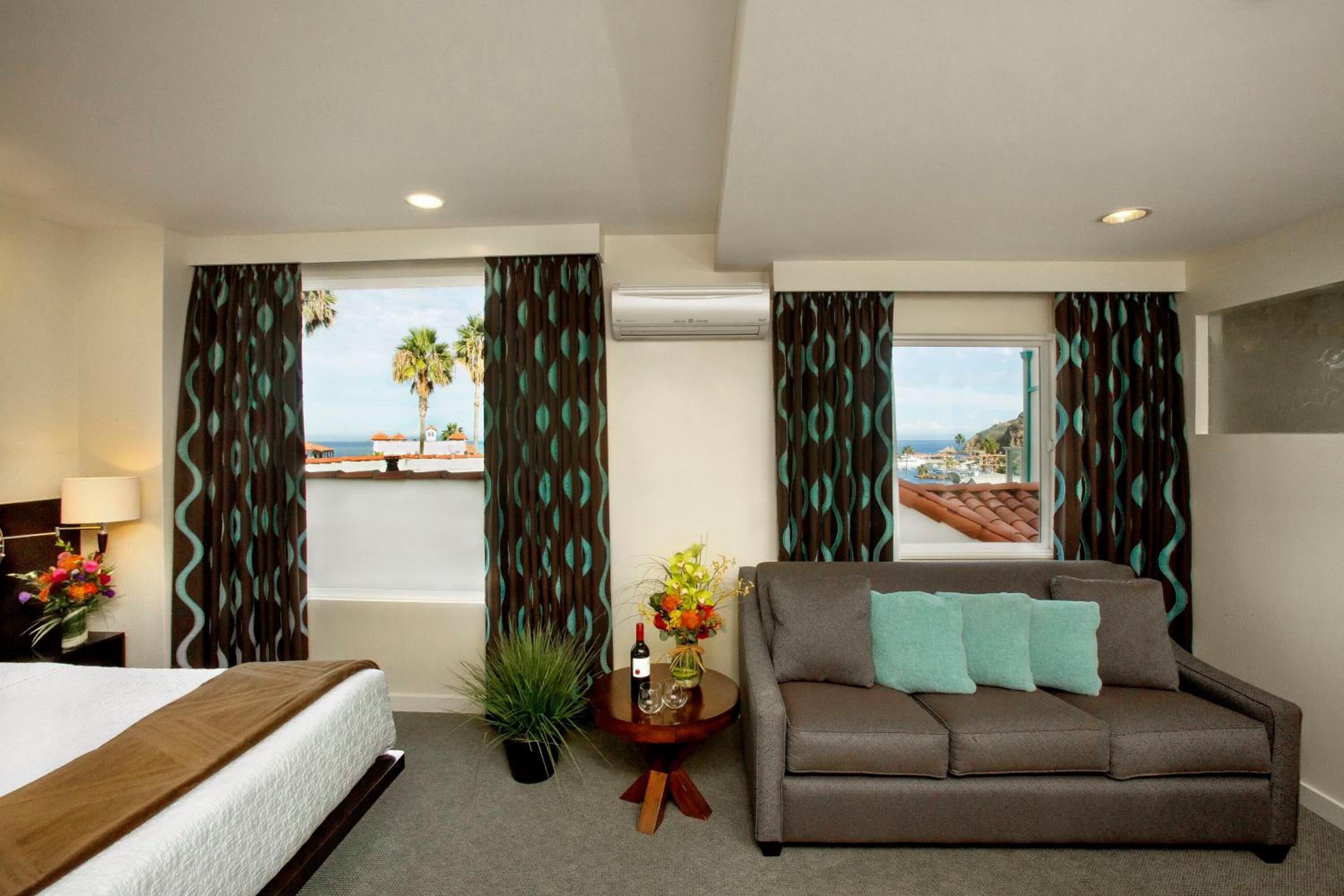 Junior Suite with Partial Sea View - Photo 3