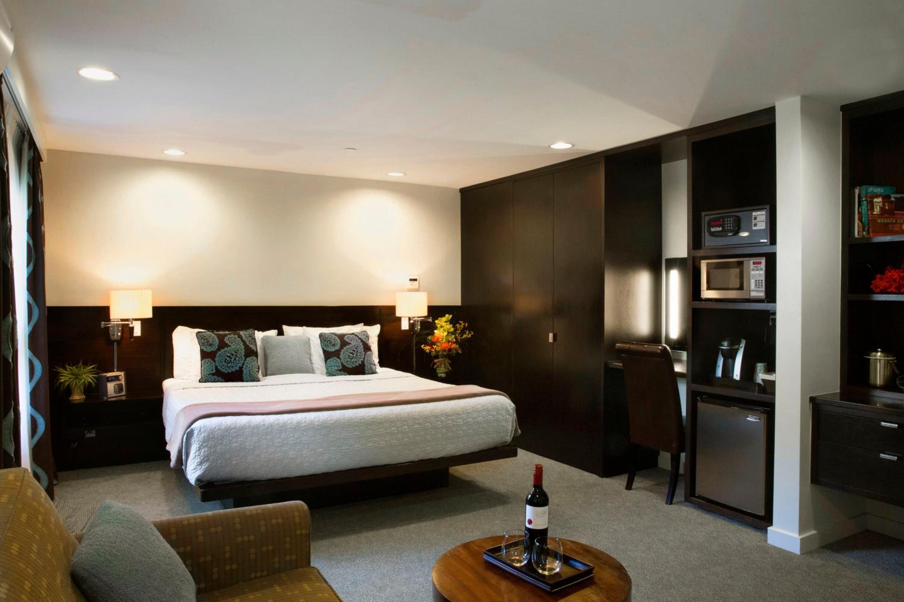 Junior Suite with Spa Bath - Photo 1