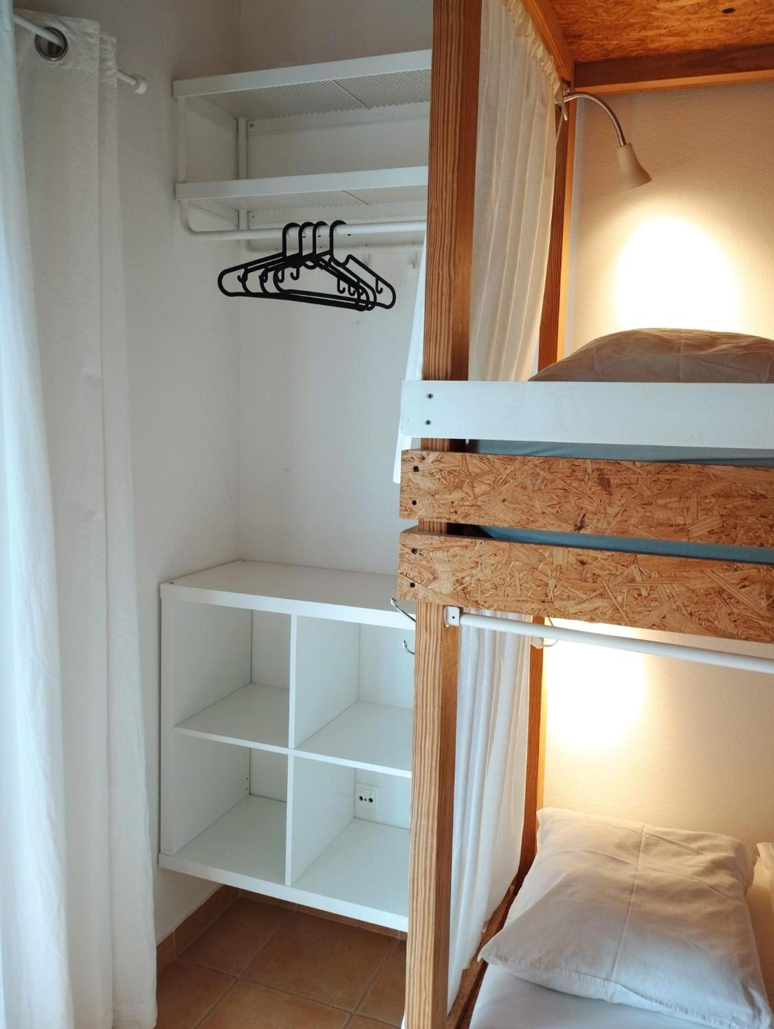 Quadruple Room with Private Bathroom photo 3