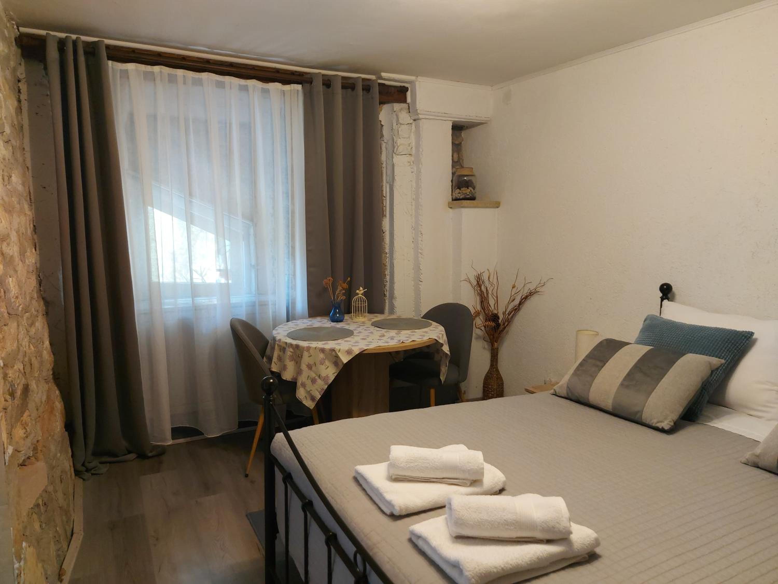 Studio Apartment