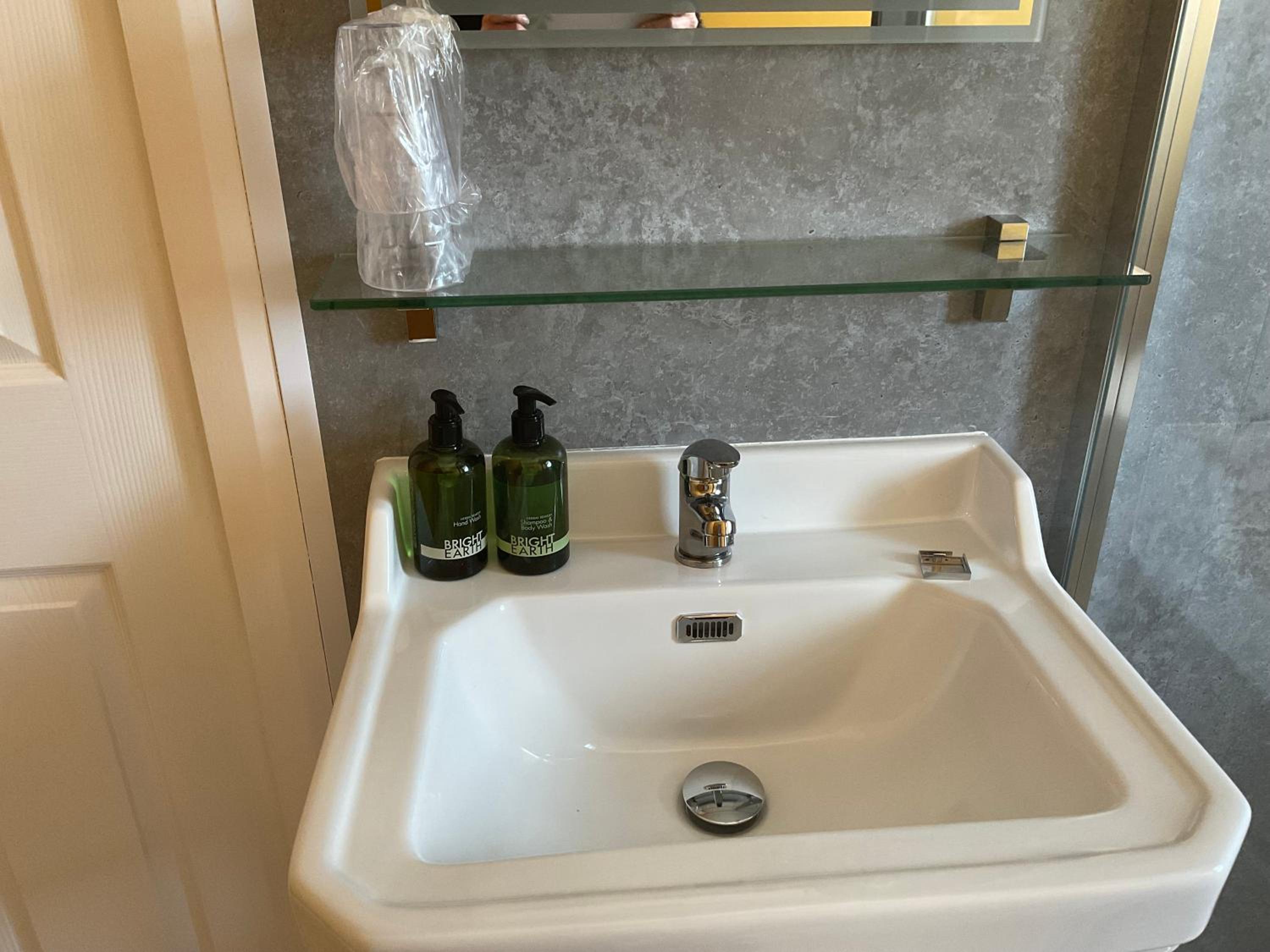 Suite with Mountain View photo 3