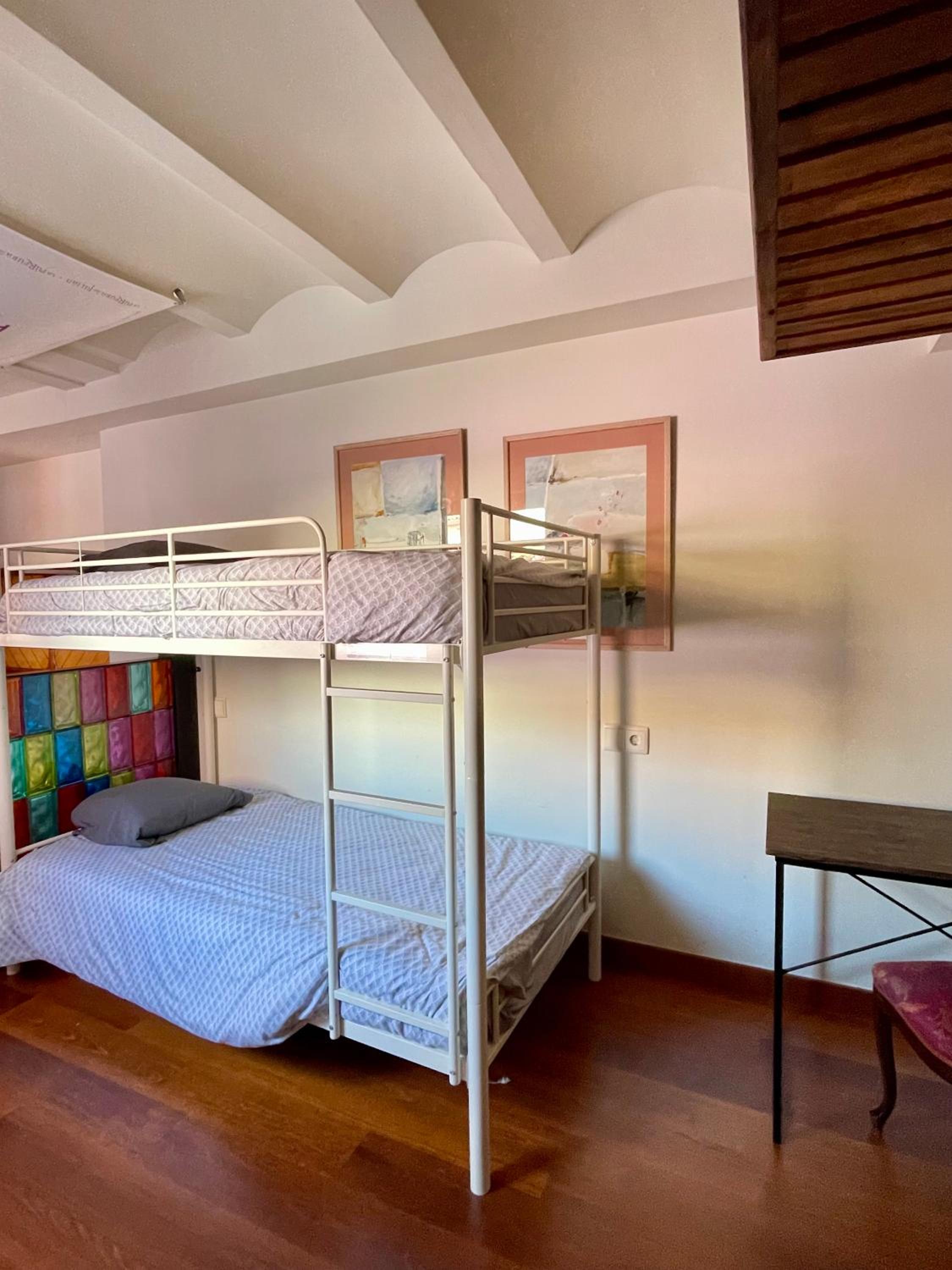 Quadruple Room with Private Bathroom photo 3