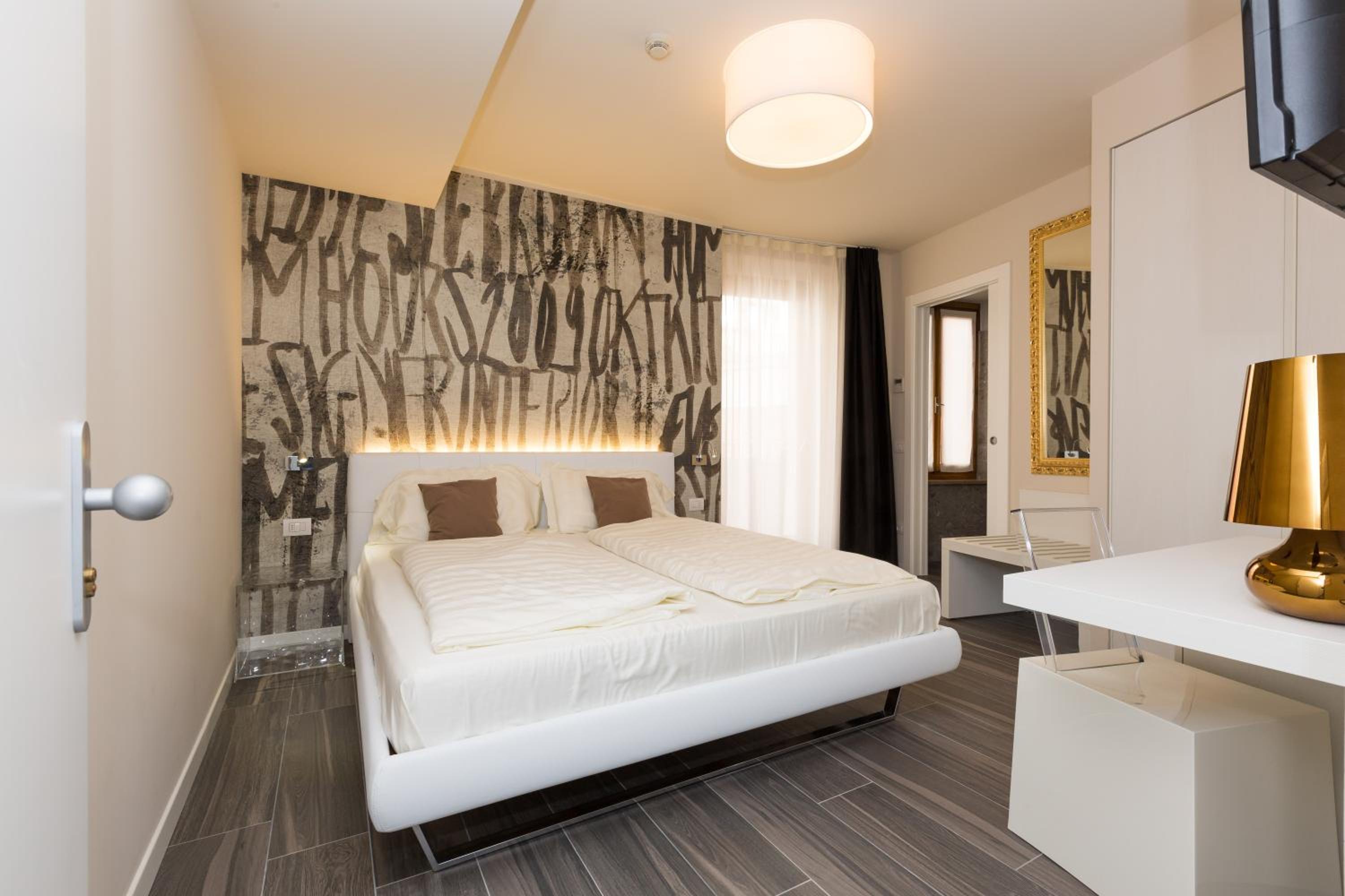 Superior Double or Twin Room - Photo 2