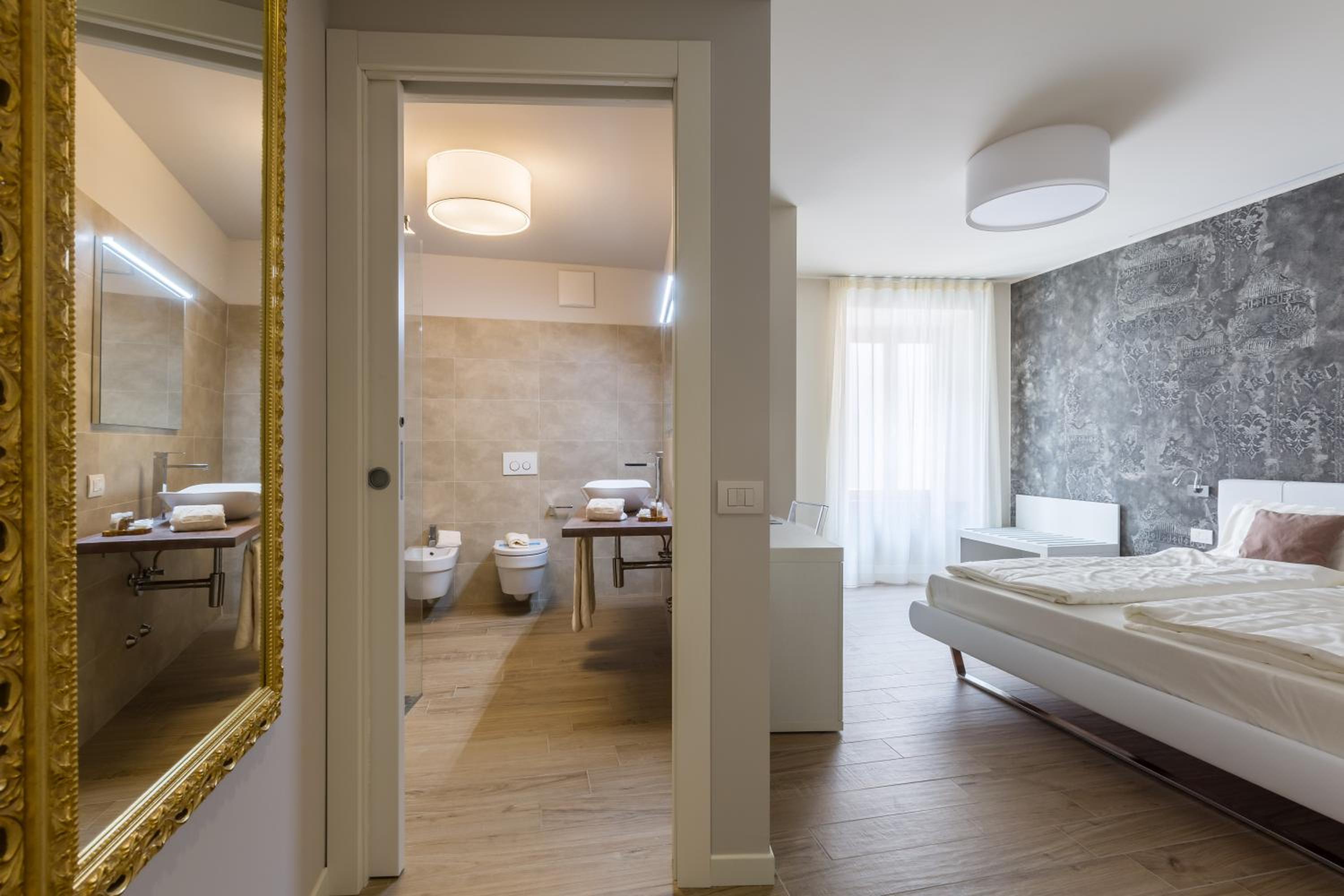 Deluxe Double or Twin Room - Photo 2