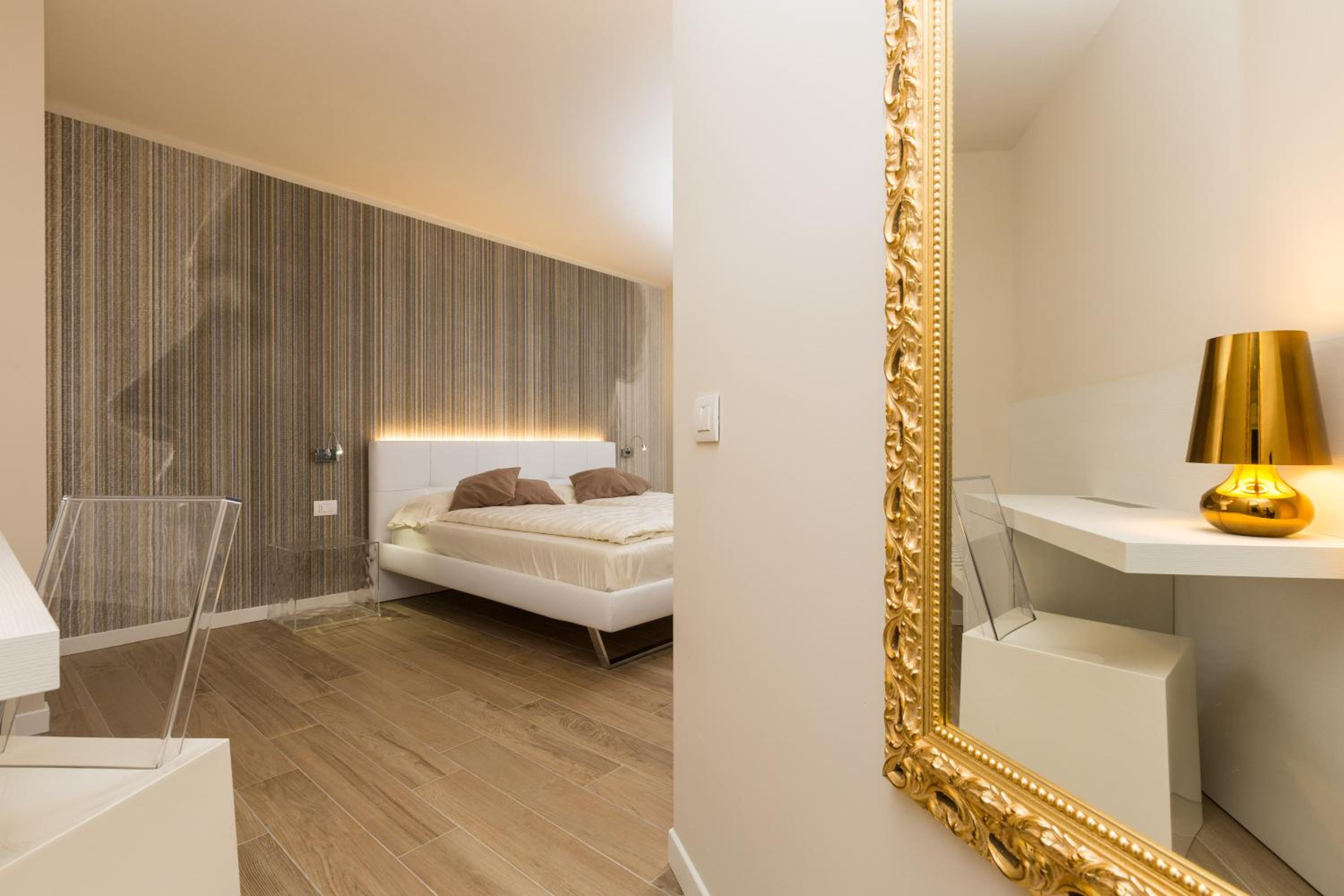 Superior Double or Twin Room - Photo 10