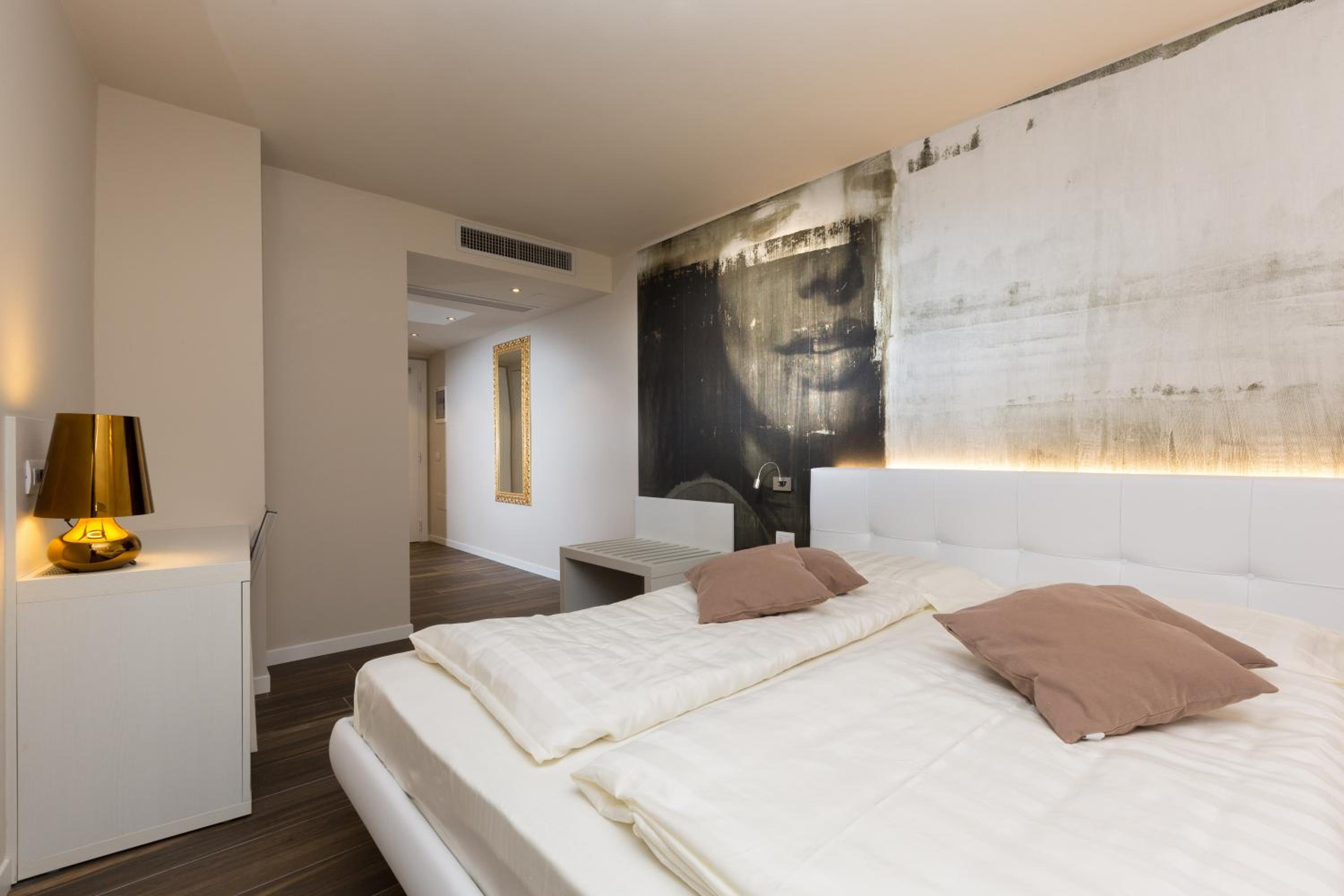 Superior Double or Twin Room - Photo 1