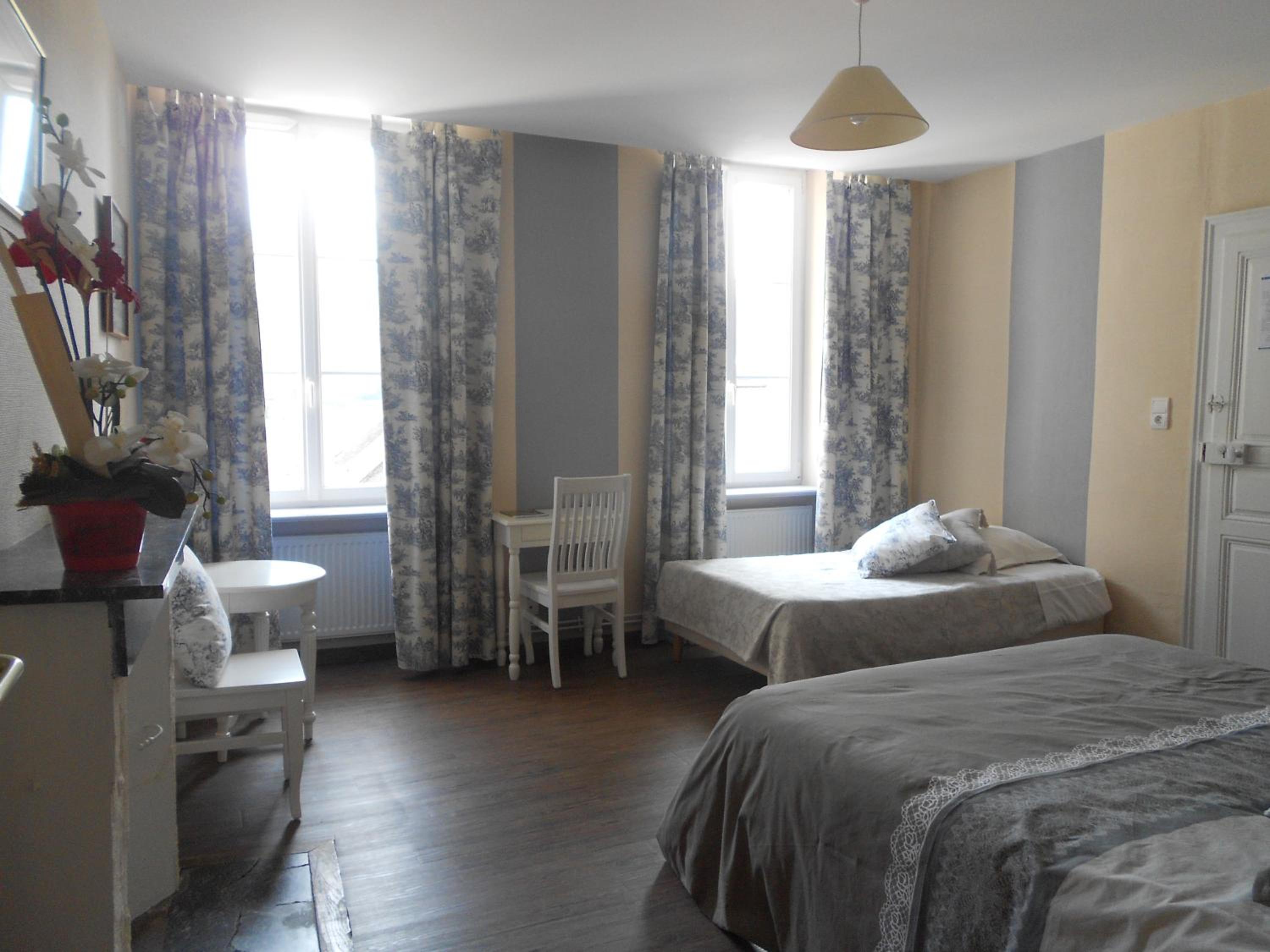Comfort Triple Room with Shower photo 2
