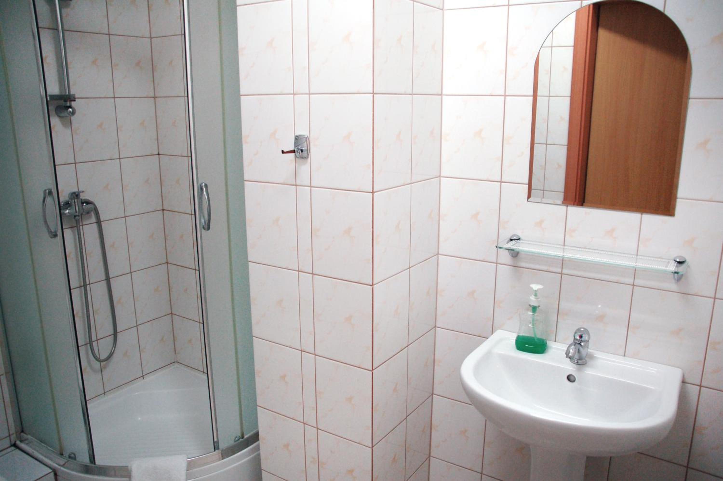 Triple Room - Photo 6
