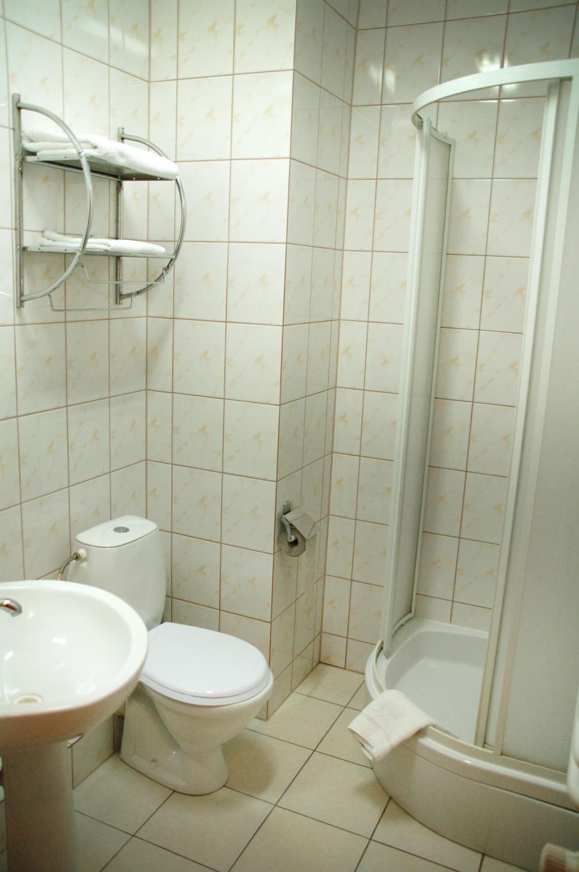 Triple Room - Photo 7
