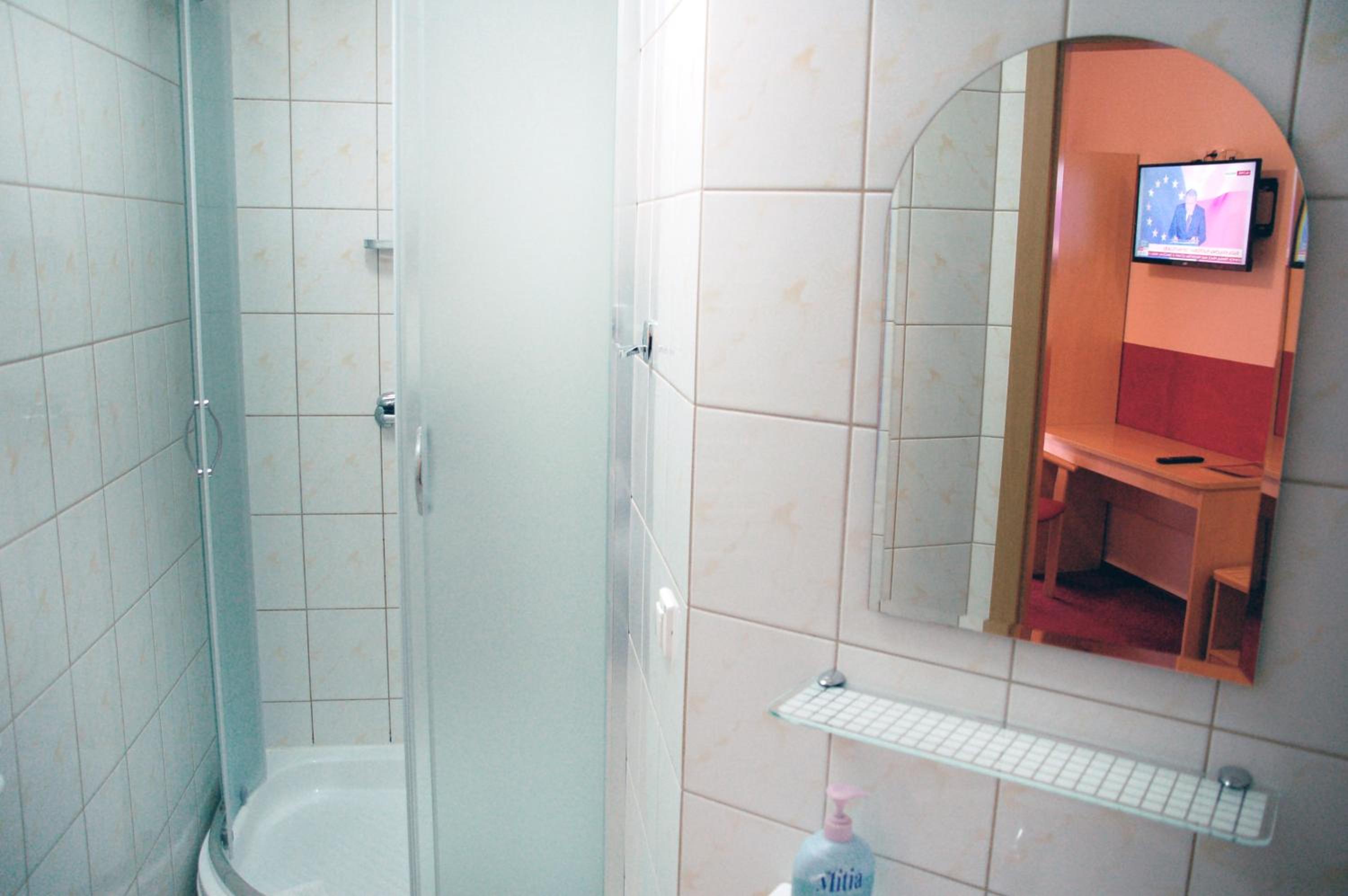 Double or Twin Room - Photo 3
