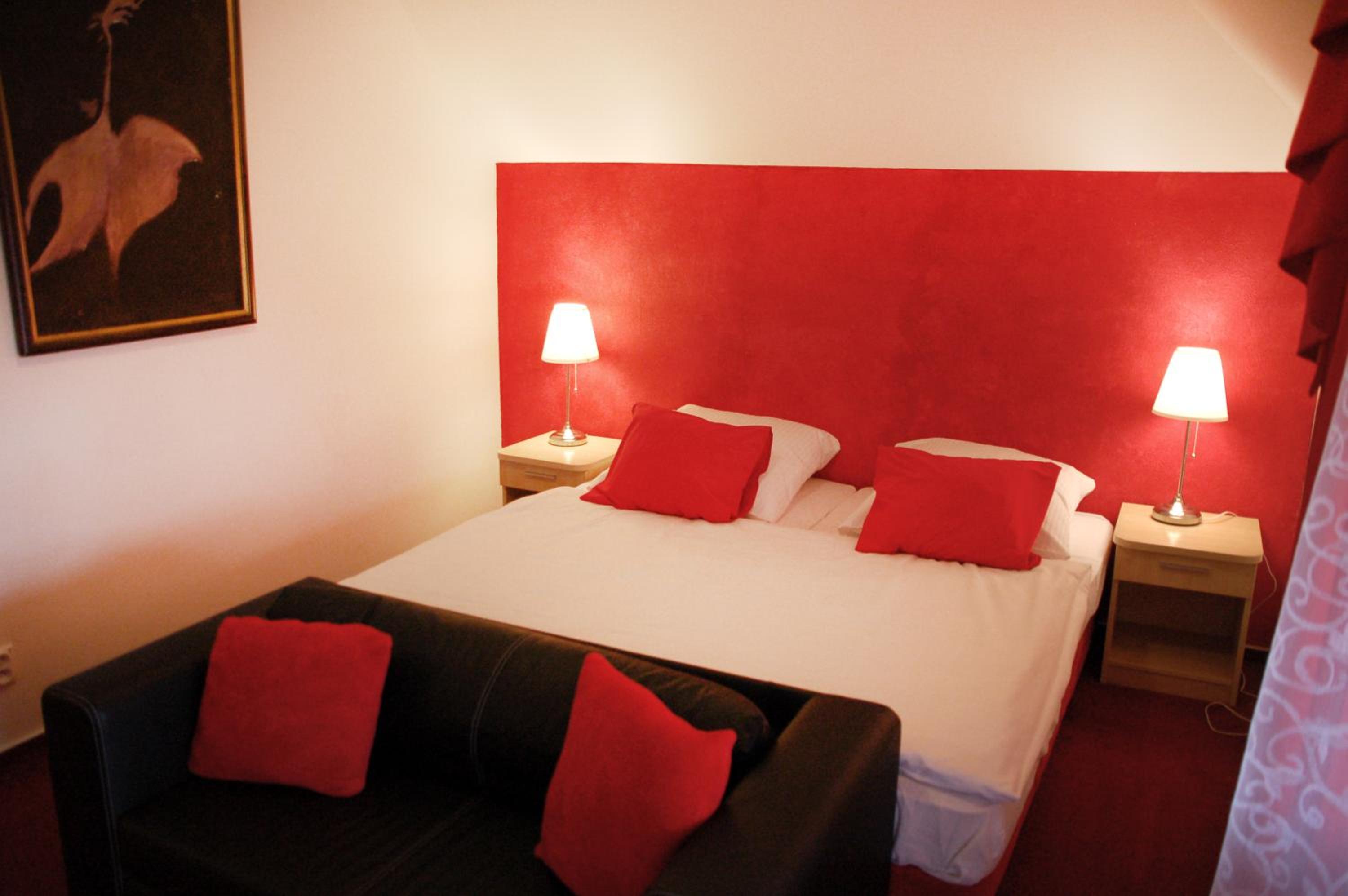 Deluxe Double Room - Photo 5