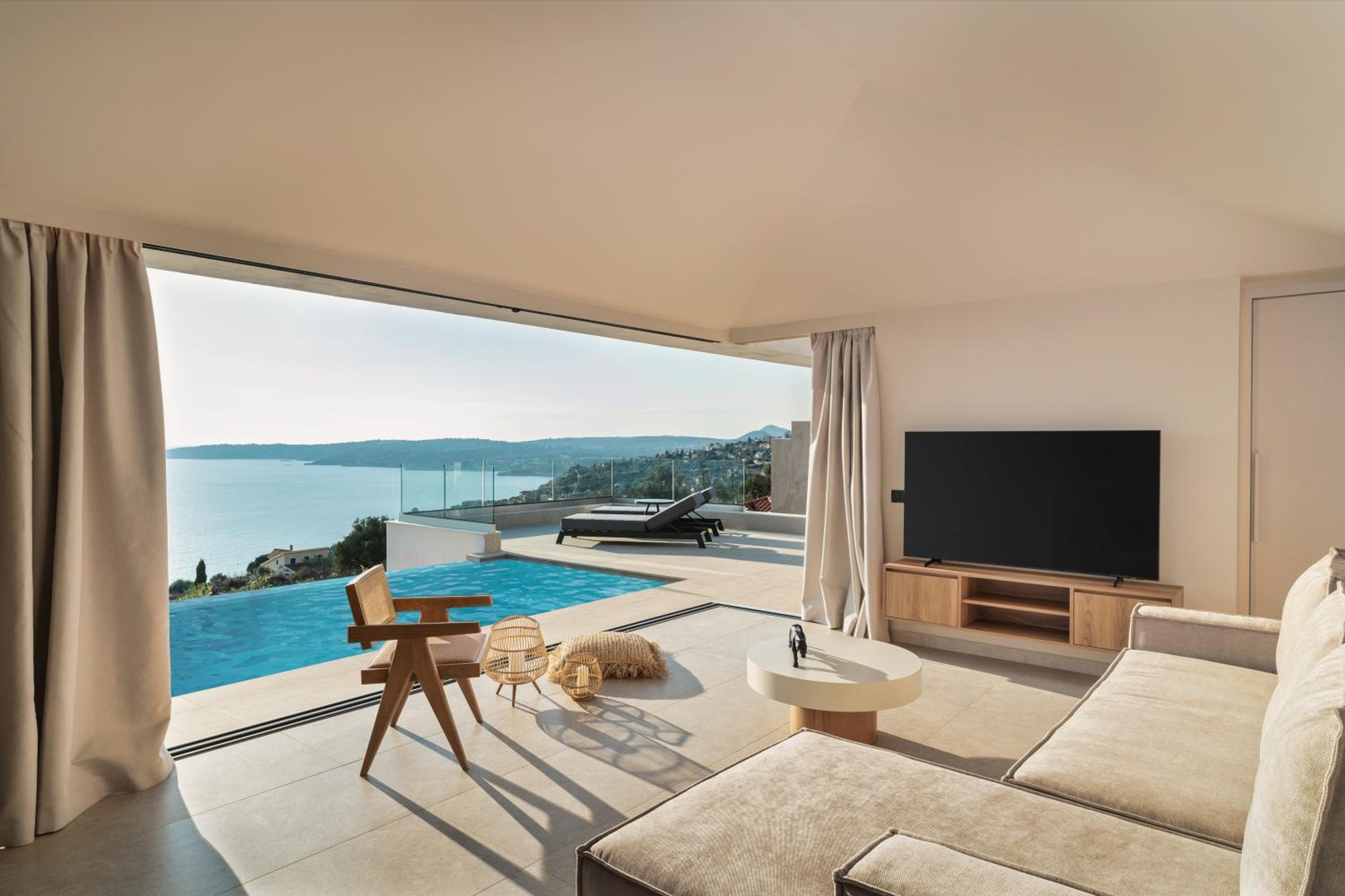 Honeymoon Villa with Private Pool and Sea View